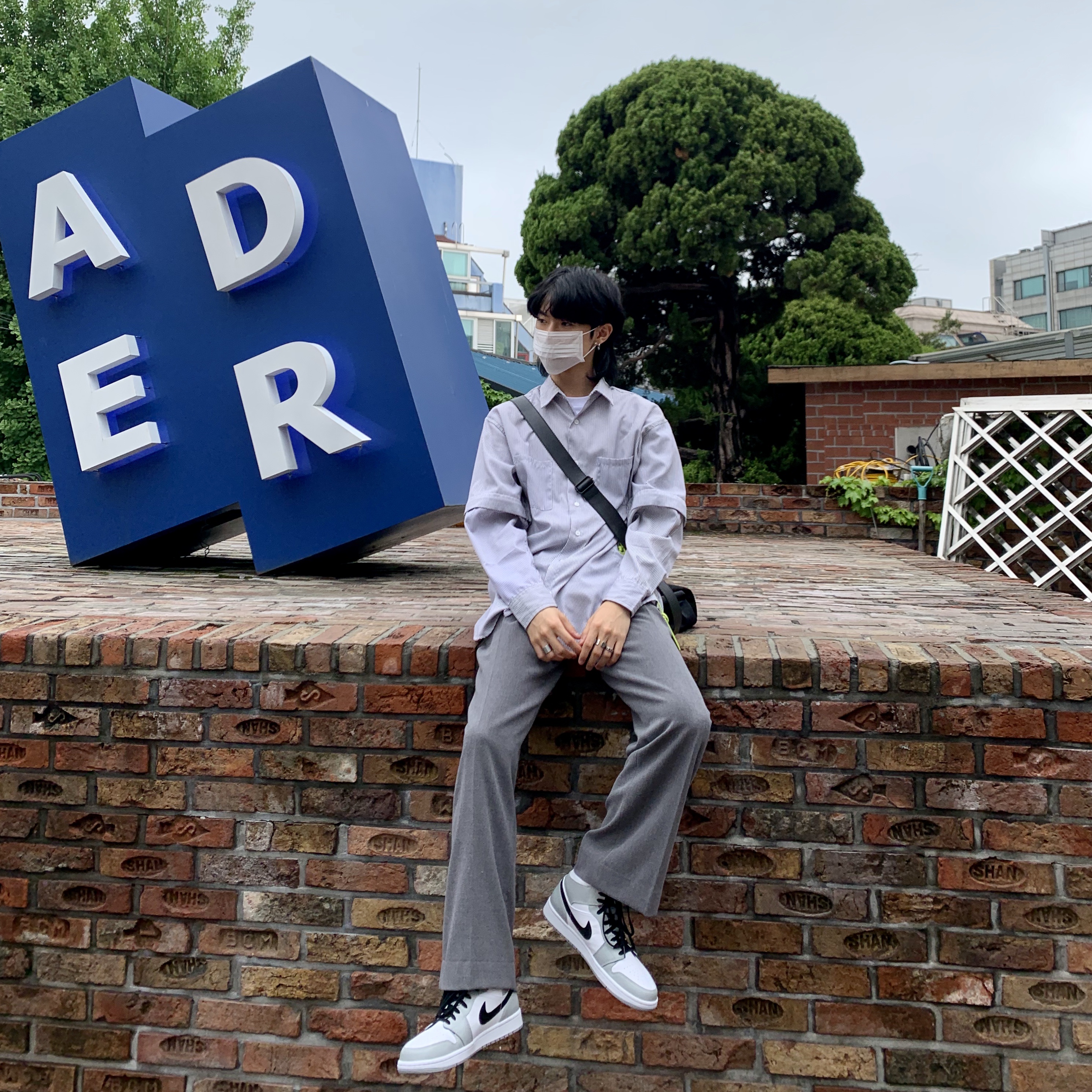 Jordan 1 Mid Light Smoke Grey 착용 스타일