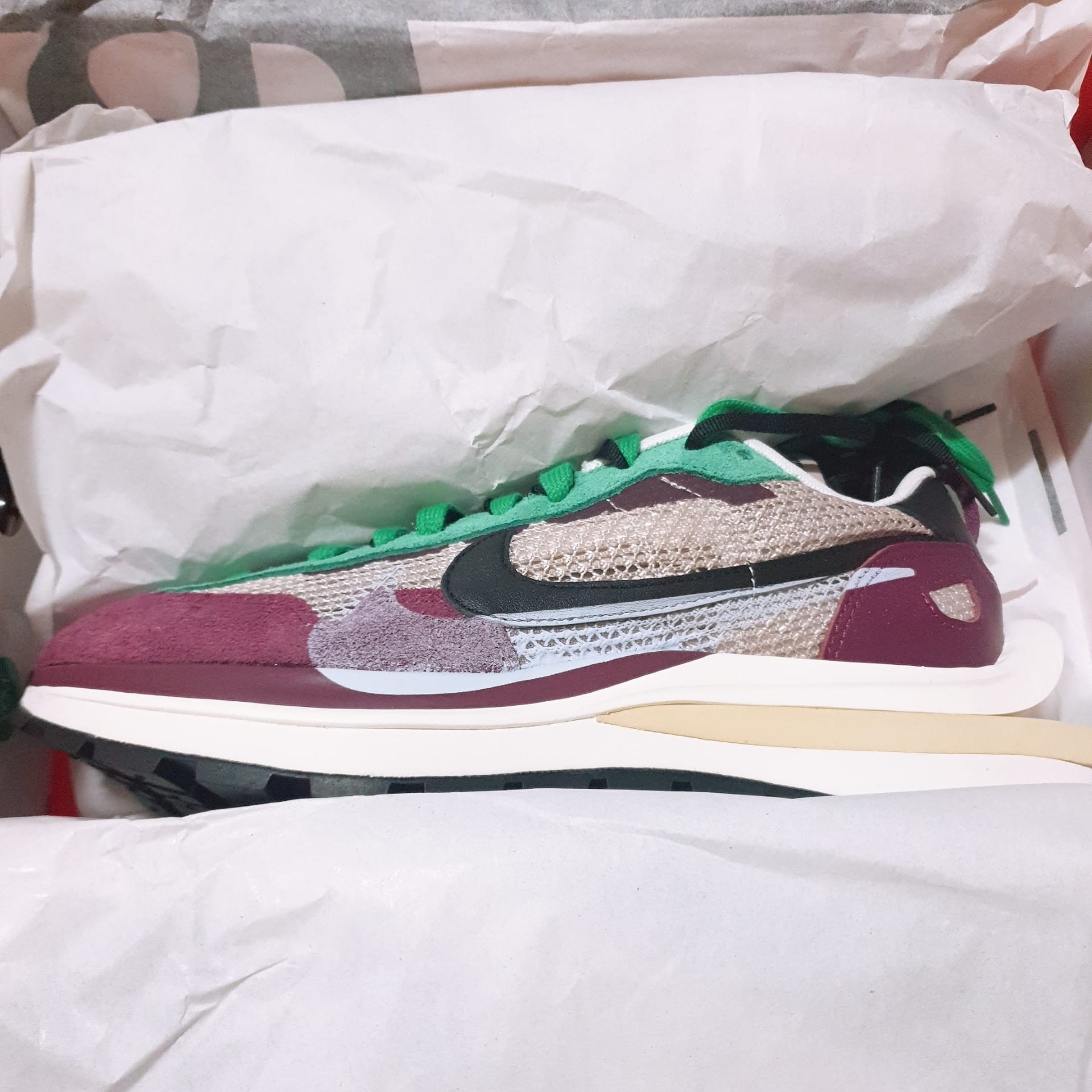 Nike x Sacai VaporWaffle String & Black Villain Red 착용 스타일 - 1