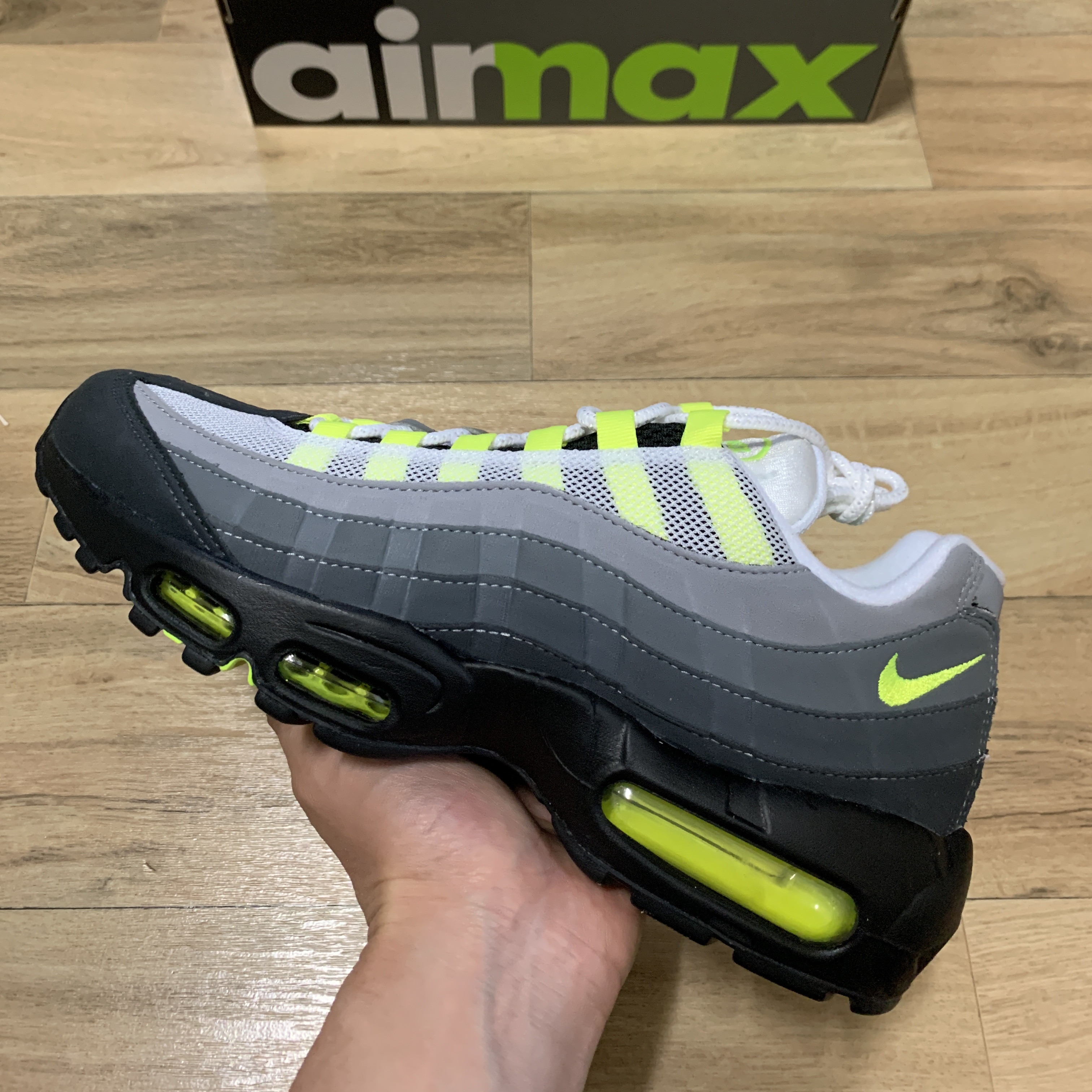 Nike Air Max 95 OG Neon Yellow 2020 착용 스타일