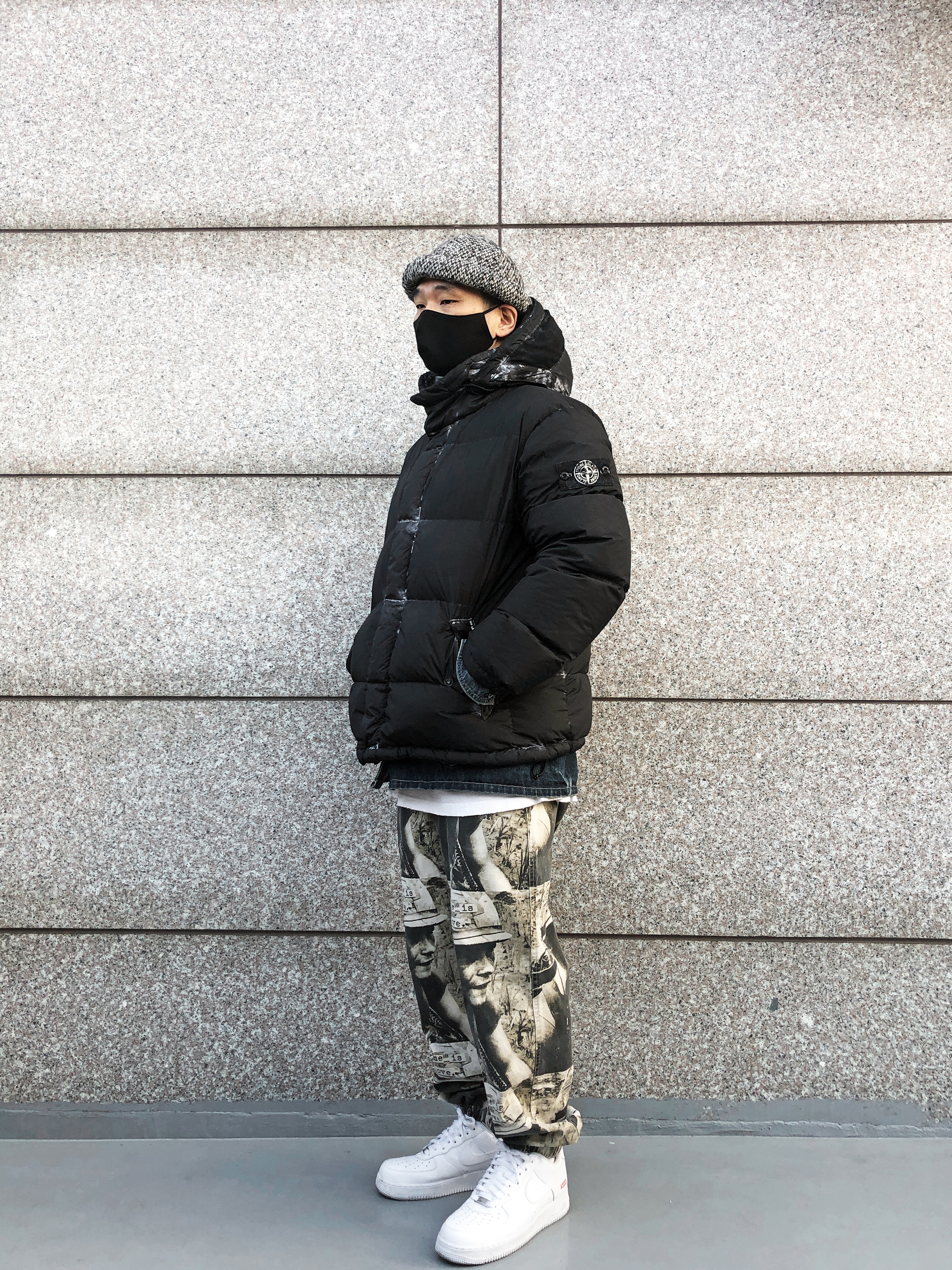 Supreme x Stone Island Painted Camo Crinkle Down Jacket Black - 20FW, Nike x Supreme Air Force 1 Low White 착용 스타일