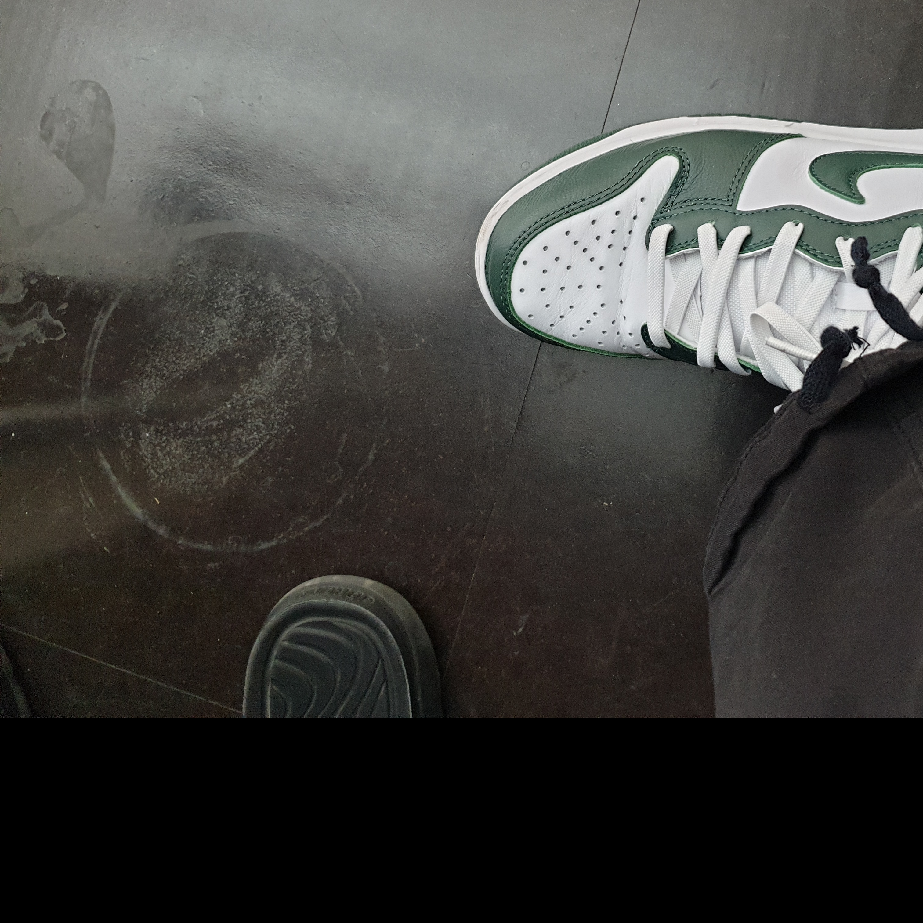 Nike Dunk High SP Spartan Green 착용 스타일