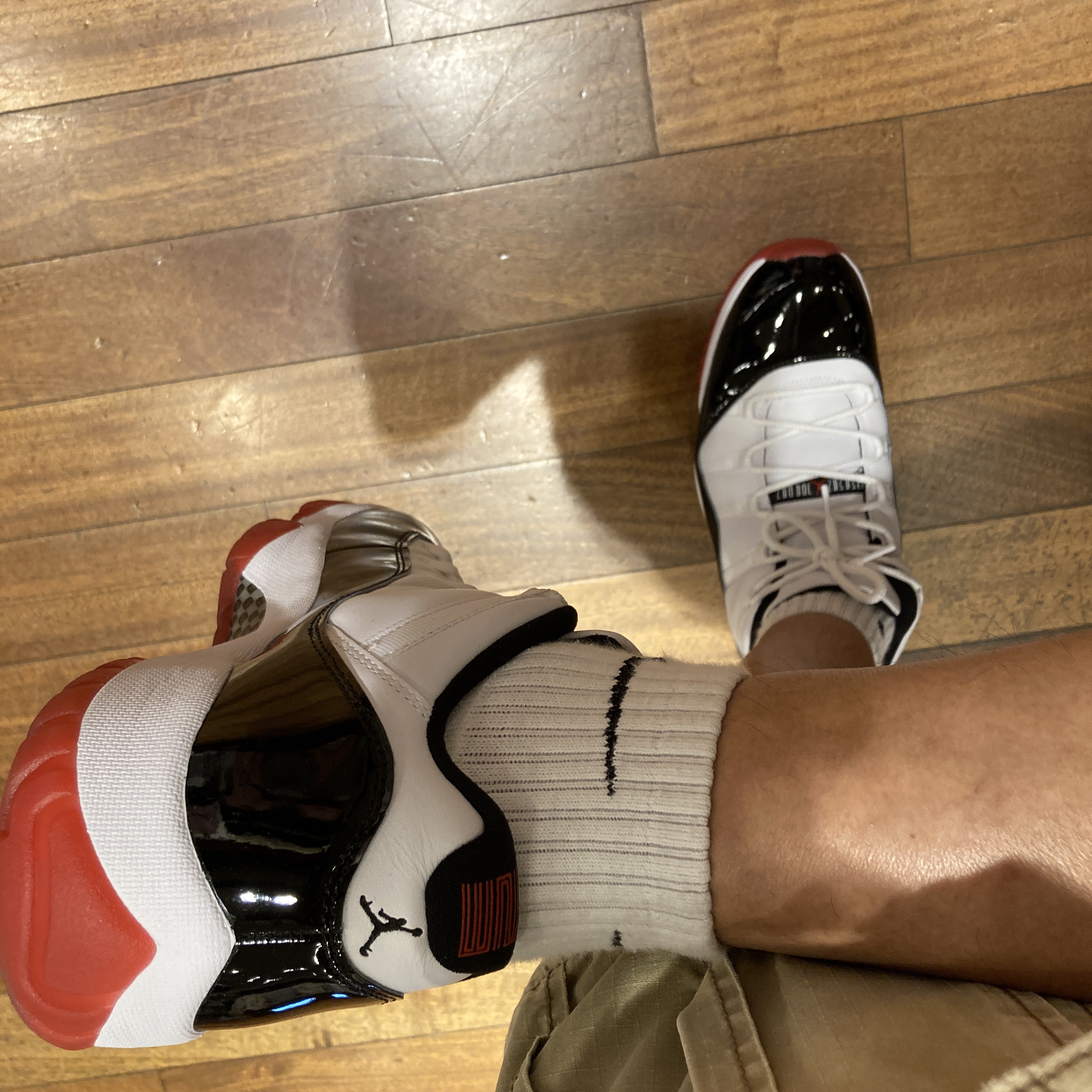 Jordan 11 Retro Low Concord Bred 착용 스타일 - 2