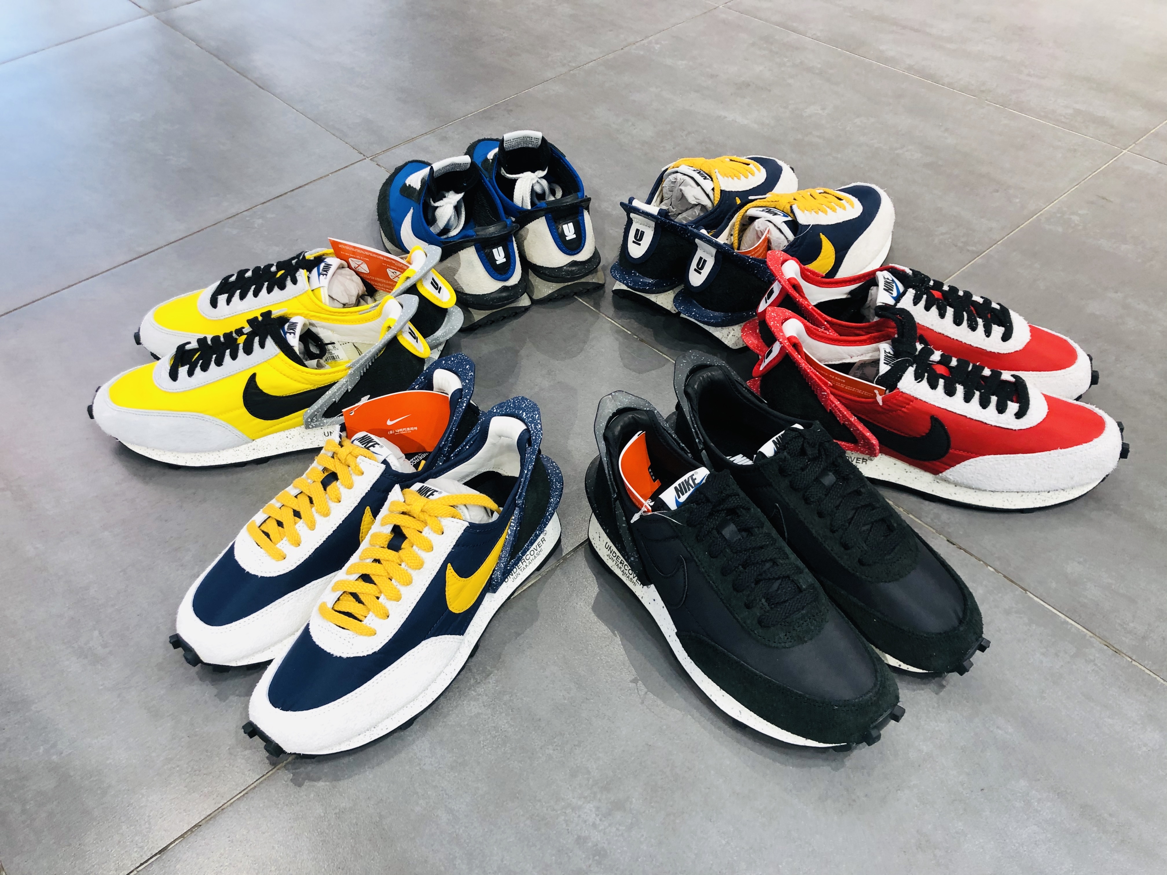 Nike x Undercover Daybreak Blue Jay, (W) Nike x Undercover Daybreak University Red 착용 스타일 - 1