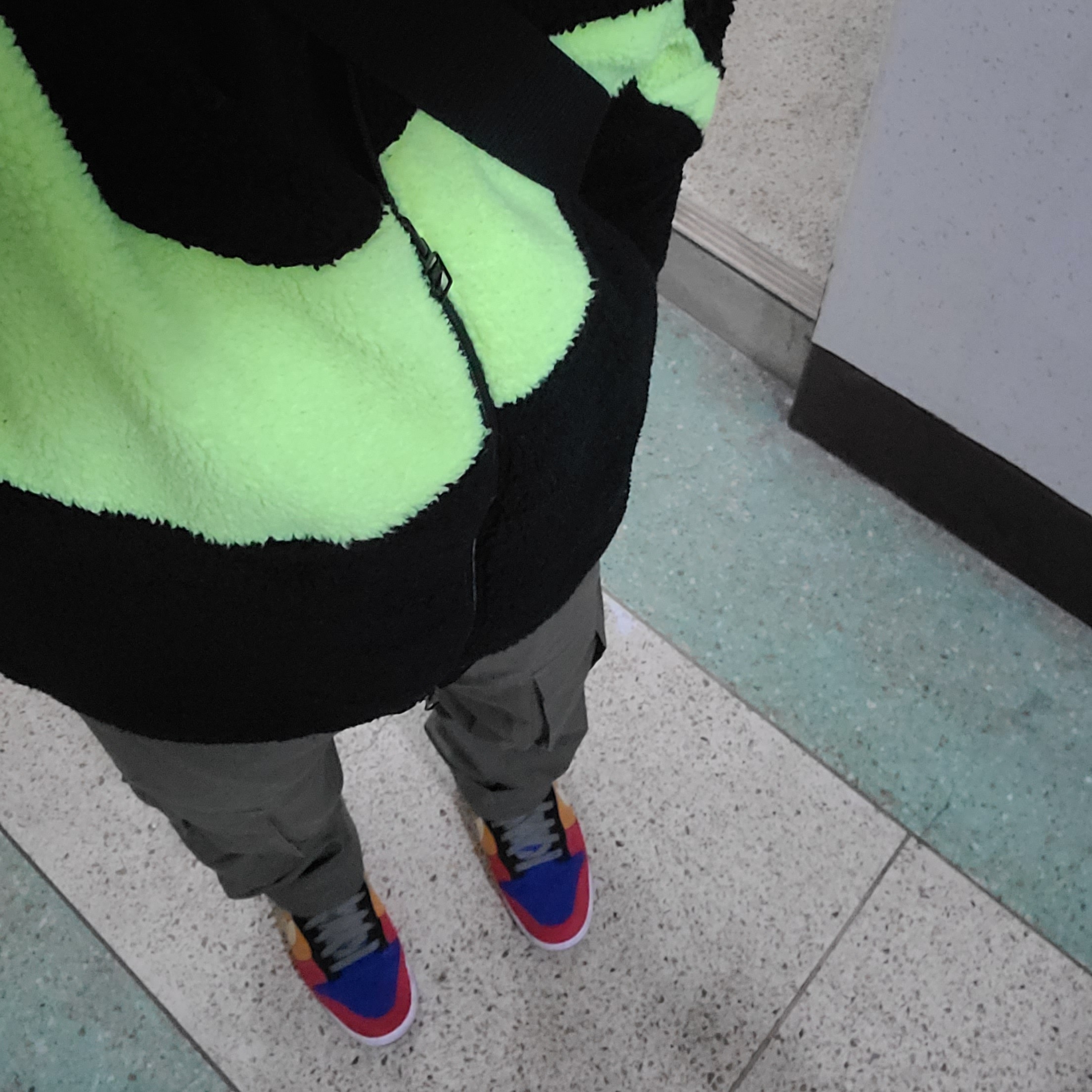 Nike Dunk Low SP Retro Viotech 2019, Nike Big Swoosh Full Zip Jacket Black Volt 착용 스타일