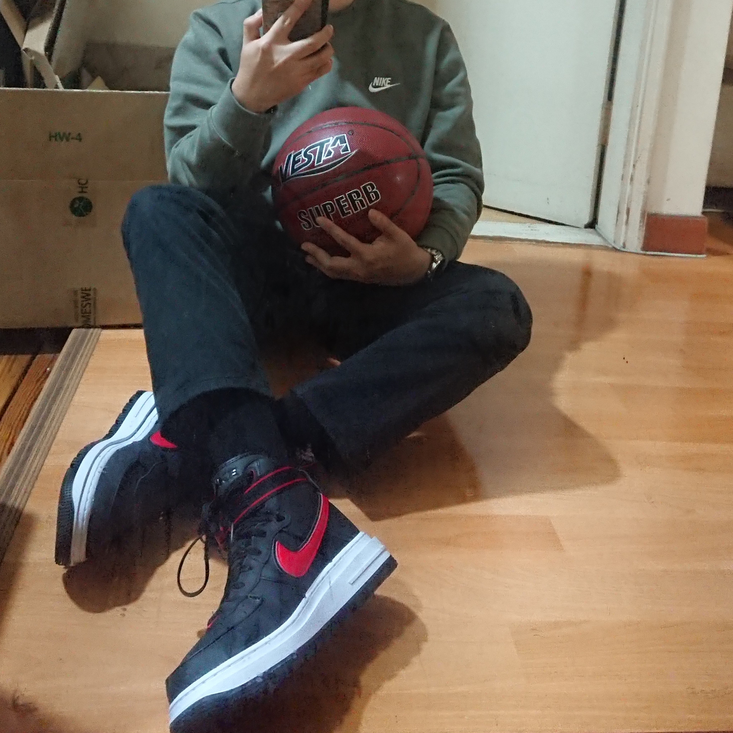 Nike Air Force 1 Boot Black Red 착용 스타일