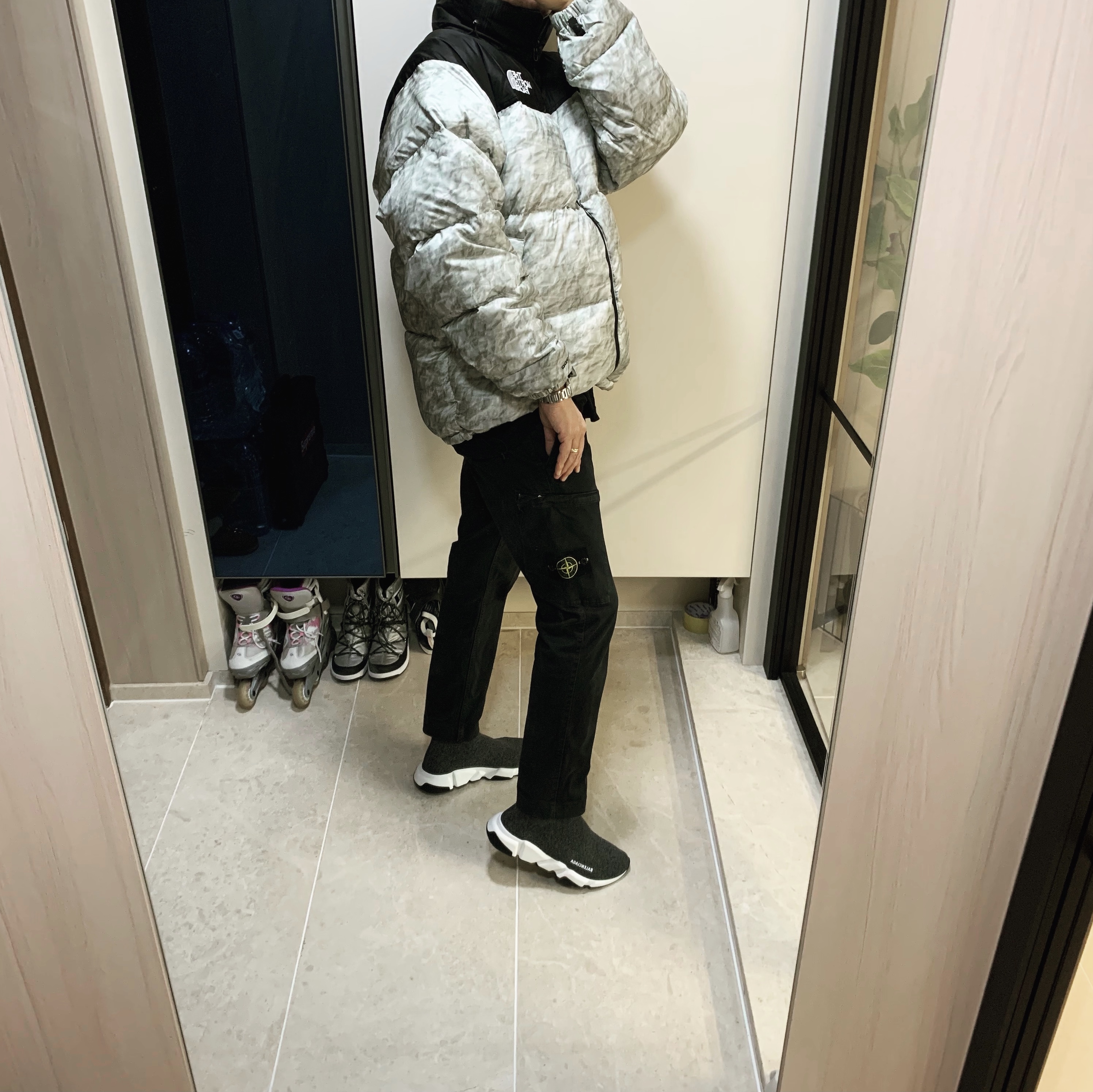Supreme x The North Face Paper Print Nuptse Jacket - 19FW 착용 스타일 - 1