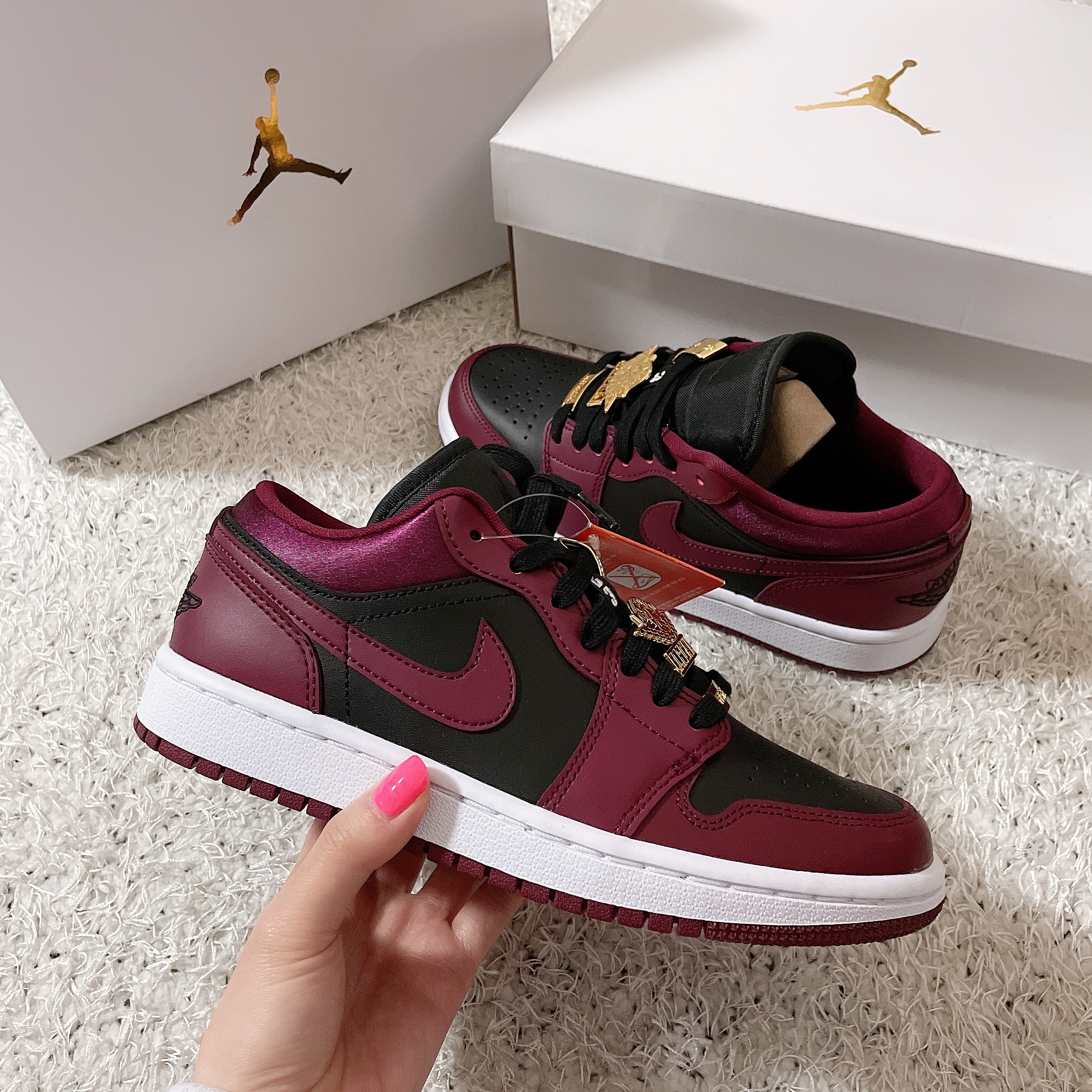 (W) Jordan 1 Low SE Dark Beetroot 착용 스타일