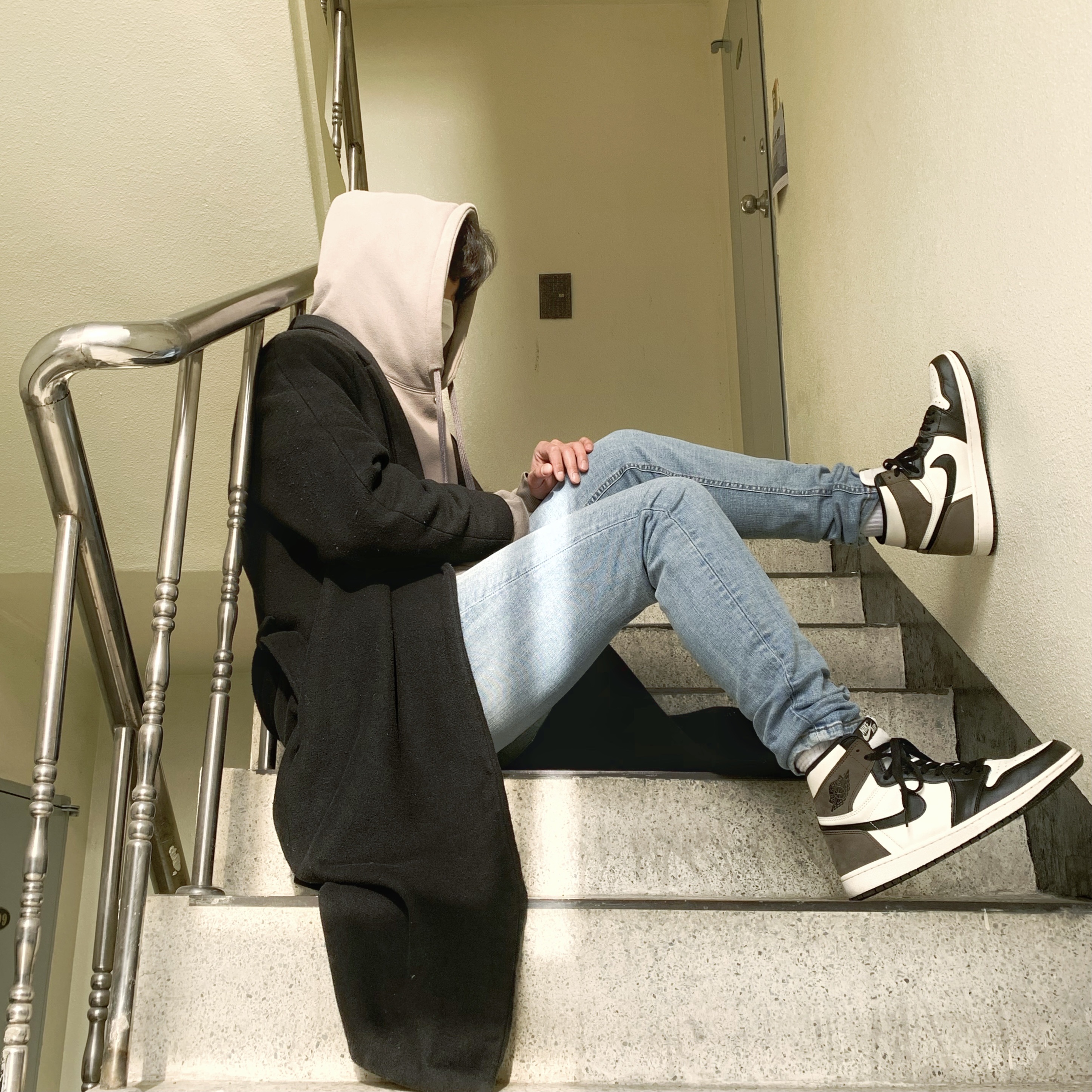 Jordan 1 Retro High OG Black Mocha 착용 스타일