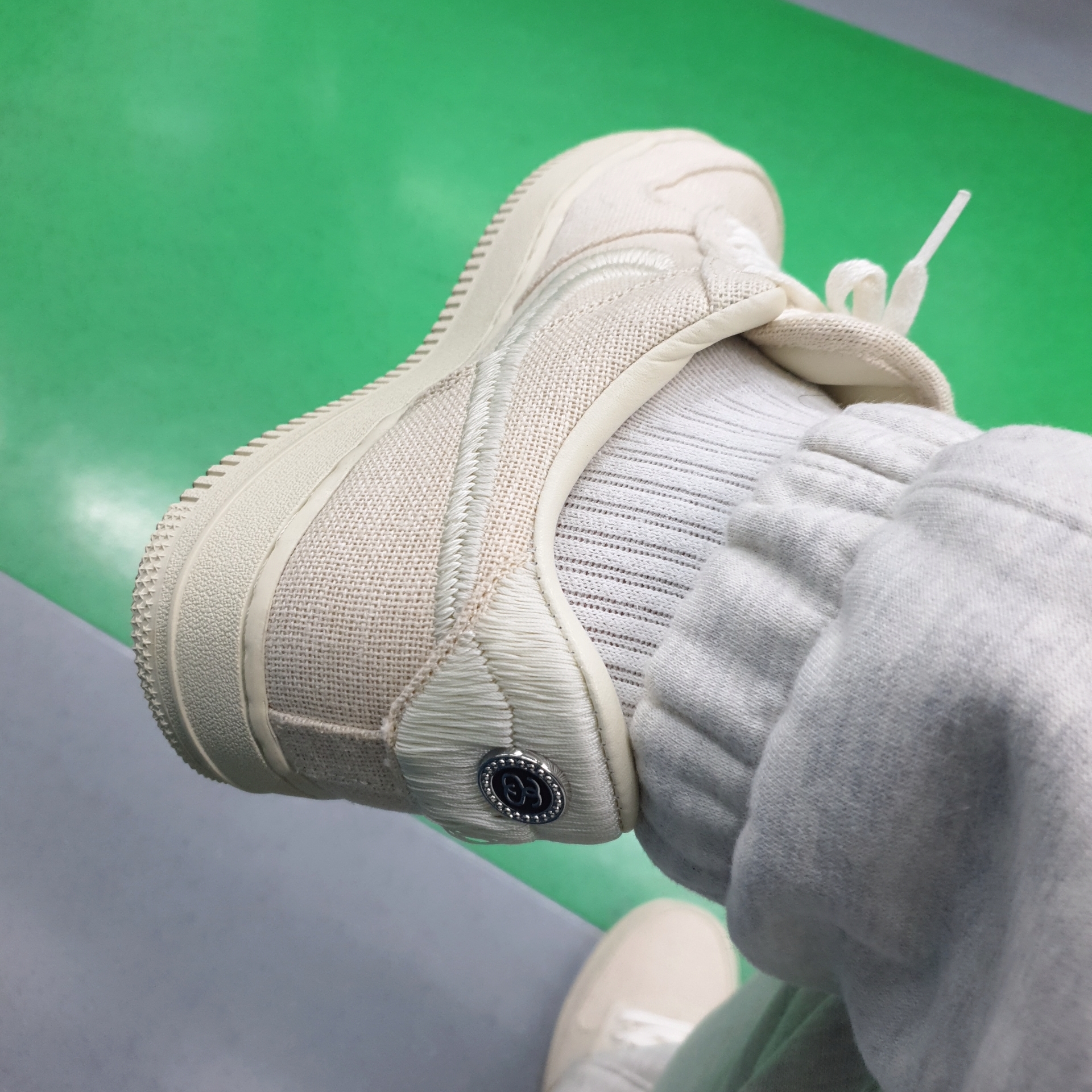 Nike x Stussy Air Force 1 Low Fossil 착용 스타일