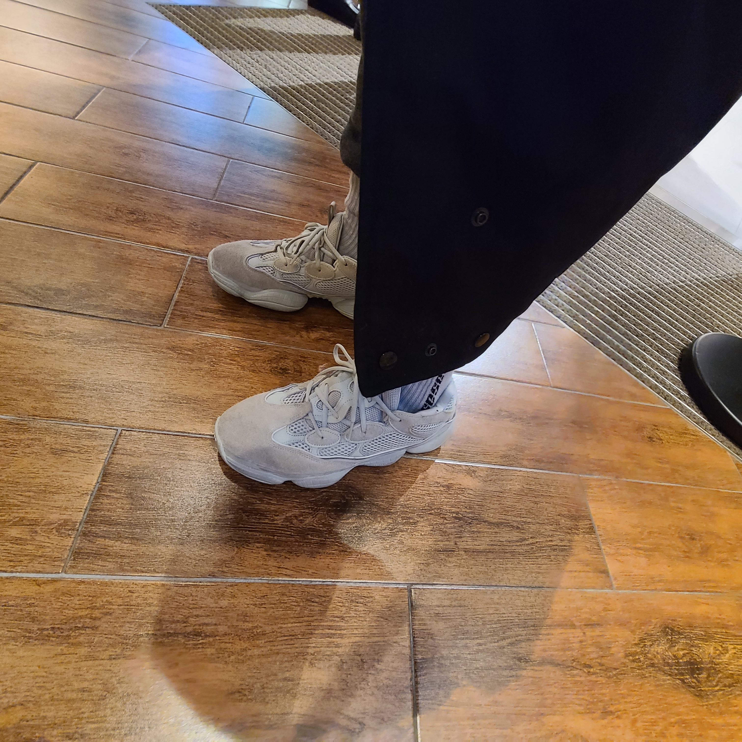 Adidas Yeezy 500 Salt, Nike x Off-White Blazer Mid Grim Reaper Black 착용 스타일 - 2