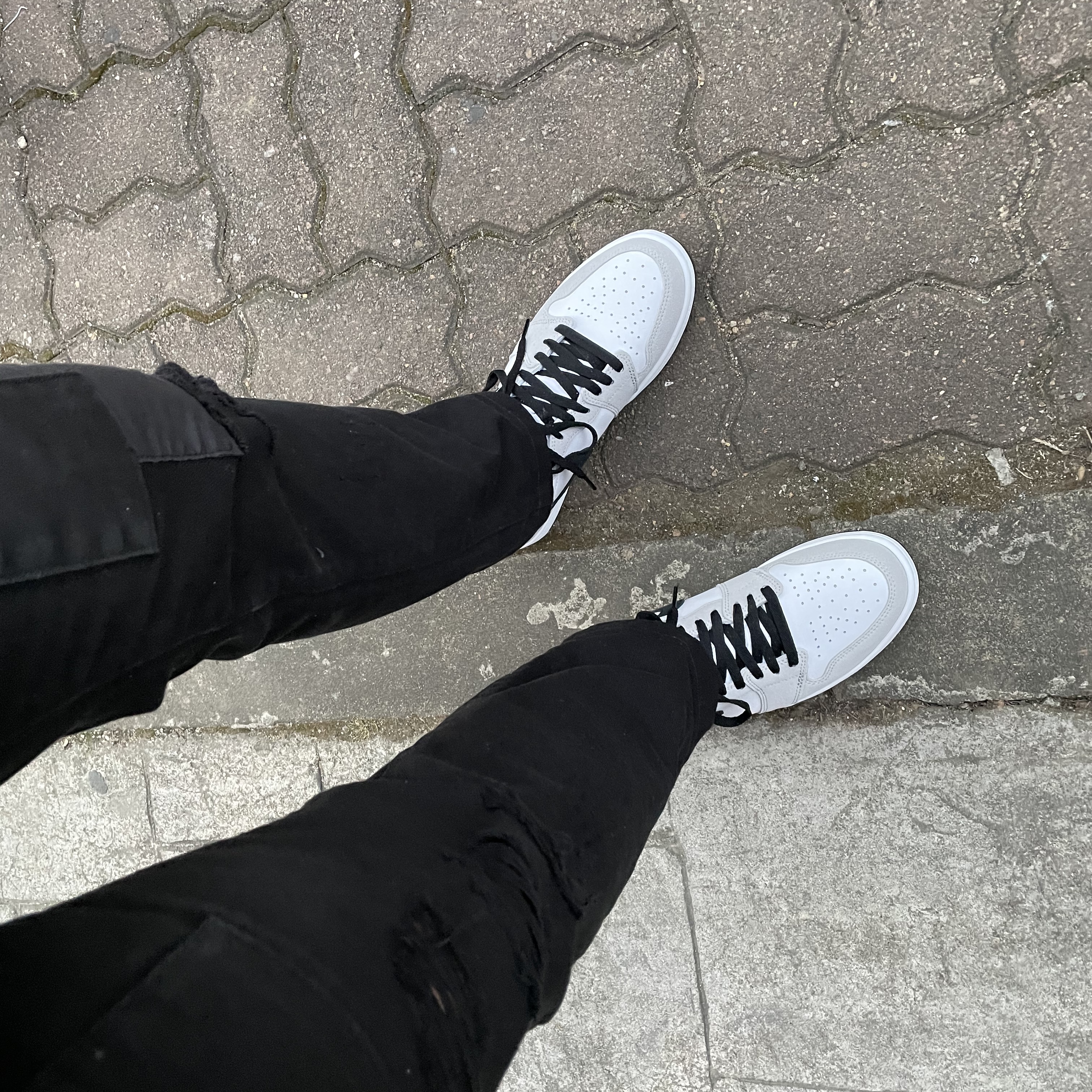 Jordan 1 Retro High OG Light Smoke Grey 착용 스타일