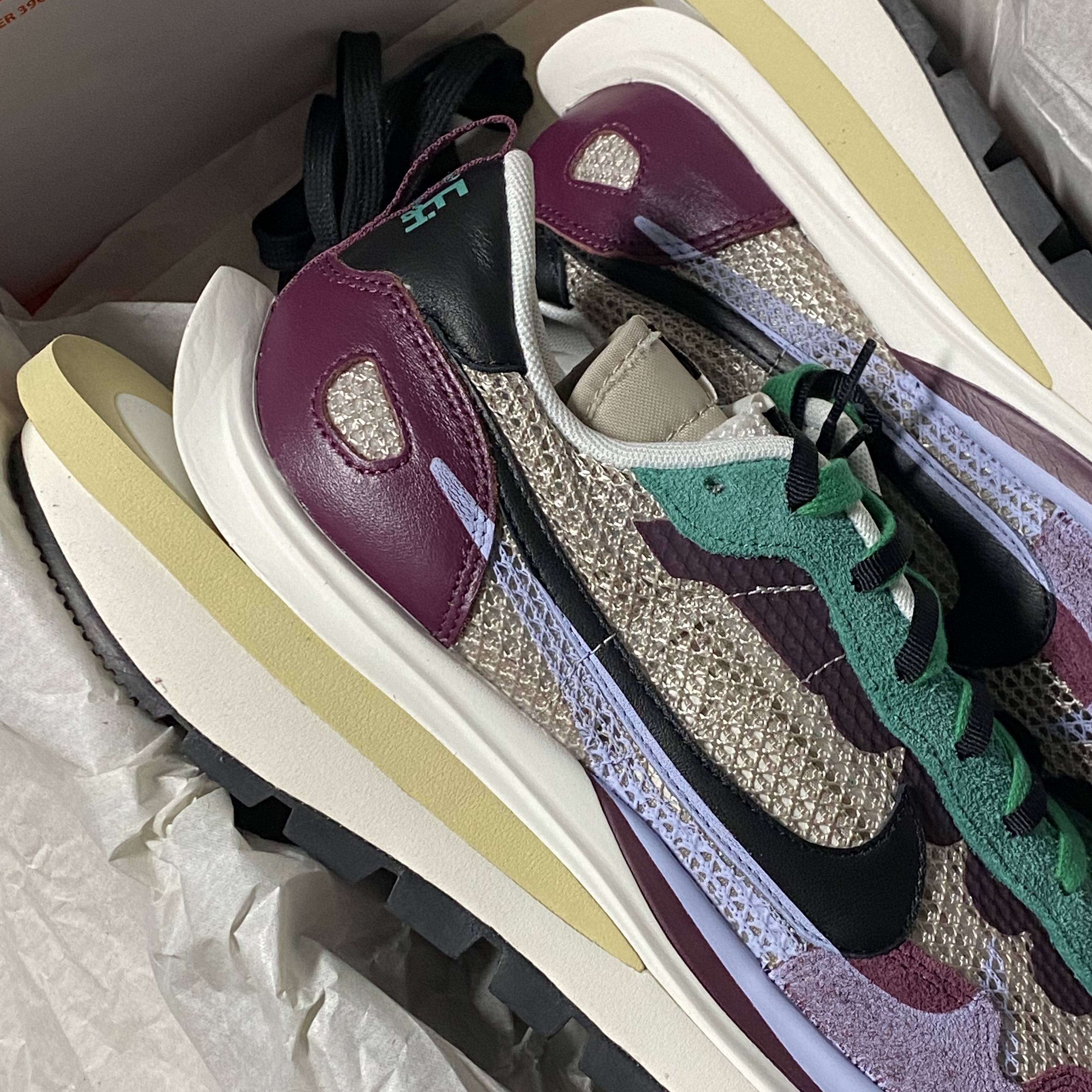 Nike x Sacai VaporWaffle String & Black Villain Red 착용 스타일