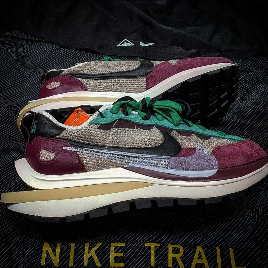 Nike x Sacai VaporWaffle String & Black Villain Red 착용 스타일
