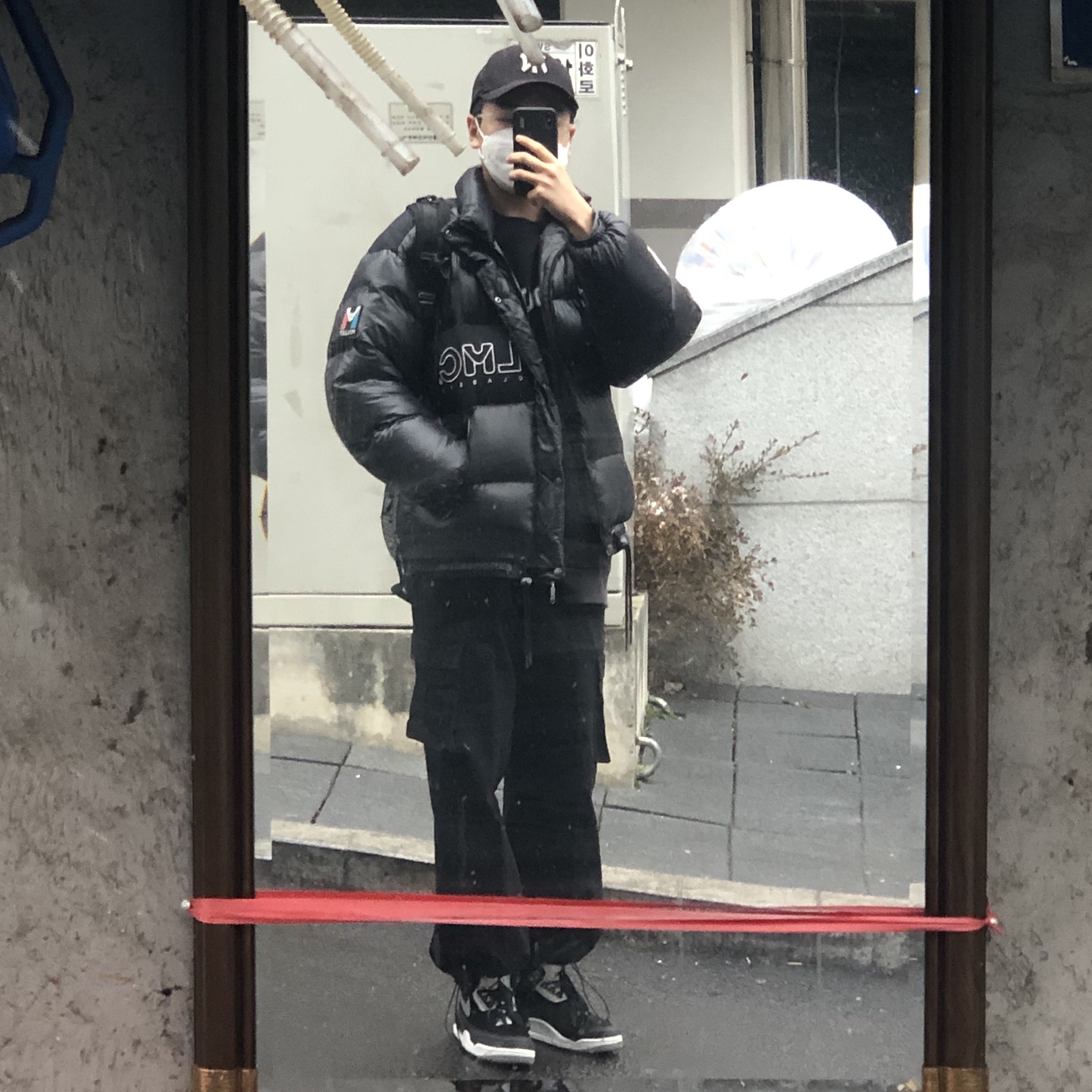 Jordan 3 Retro Tinker Black Cement Gold 착용 스타일