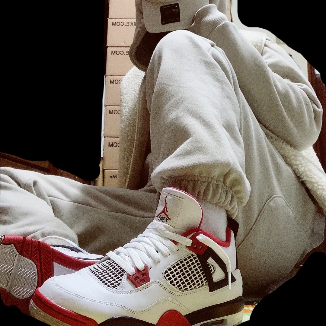 (GS) Jordan 4 Retro OG Fire Red 2020 착용 스타일 - 1