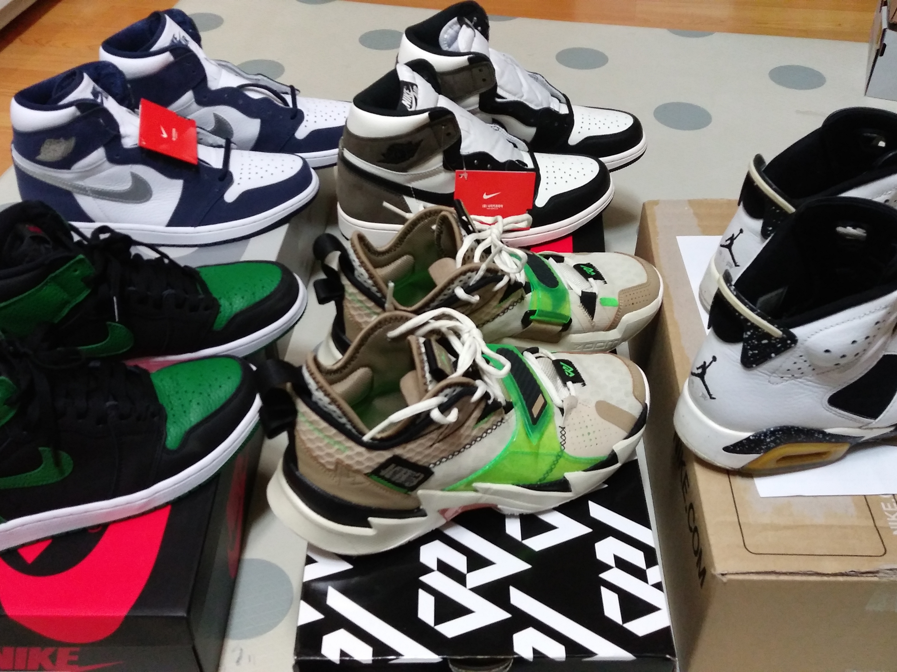 Jordan 1 Retro High OG Black Mocha, Jordan 1 Retro High OG CO.JP Midnight Navy 착용 스타일
