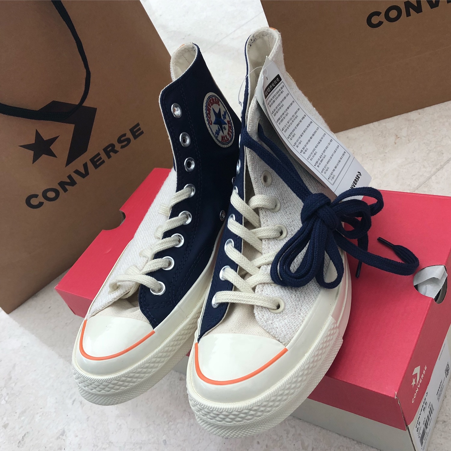 Converse x Footpatrol Chuck 70 Hi Ivory Navy 착용 스타일