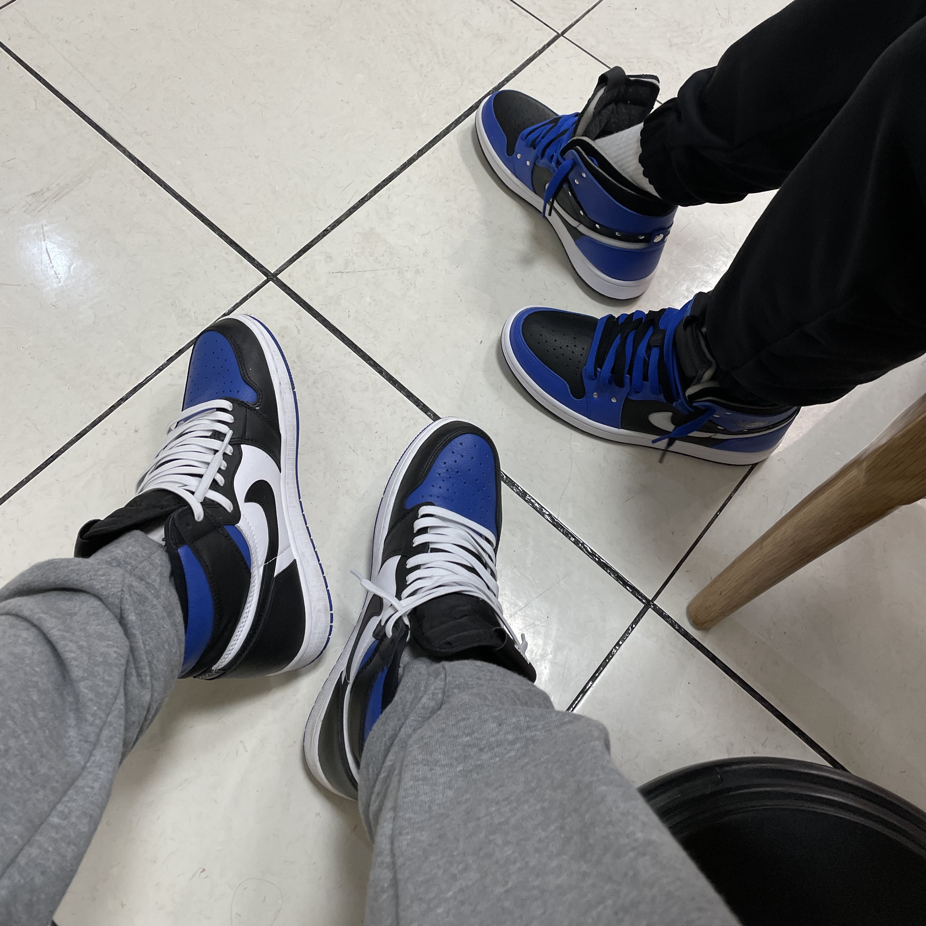 Jordan 1 Retro High OG Royal Toe, (W) Jordan 1 Zoom Air CMFT SE Sisterhood 착용 스타일