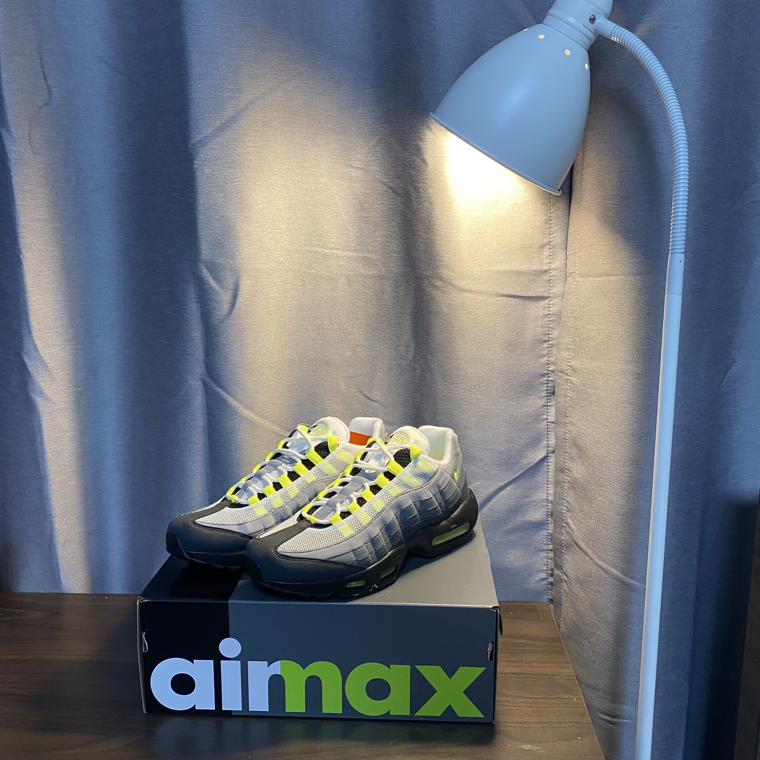 Nike Air Max 95 OG Neon Yellow 2020 착용 스타일 - 3