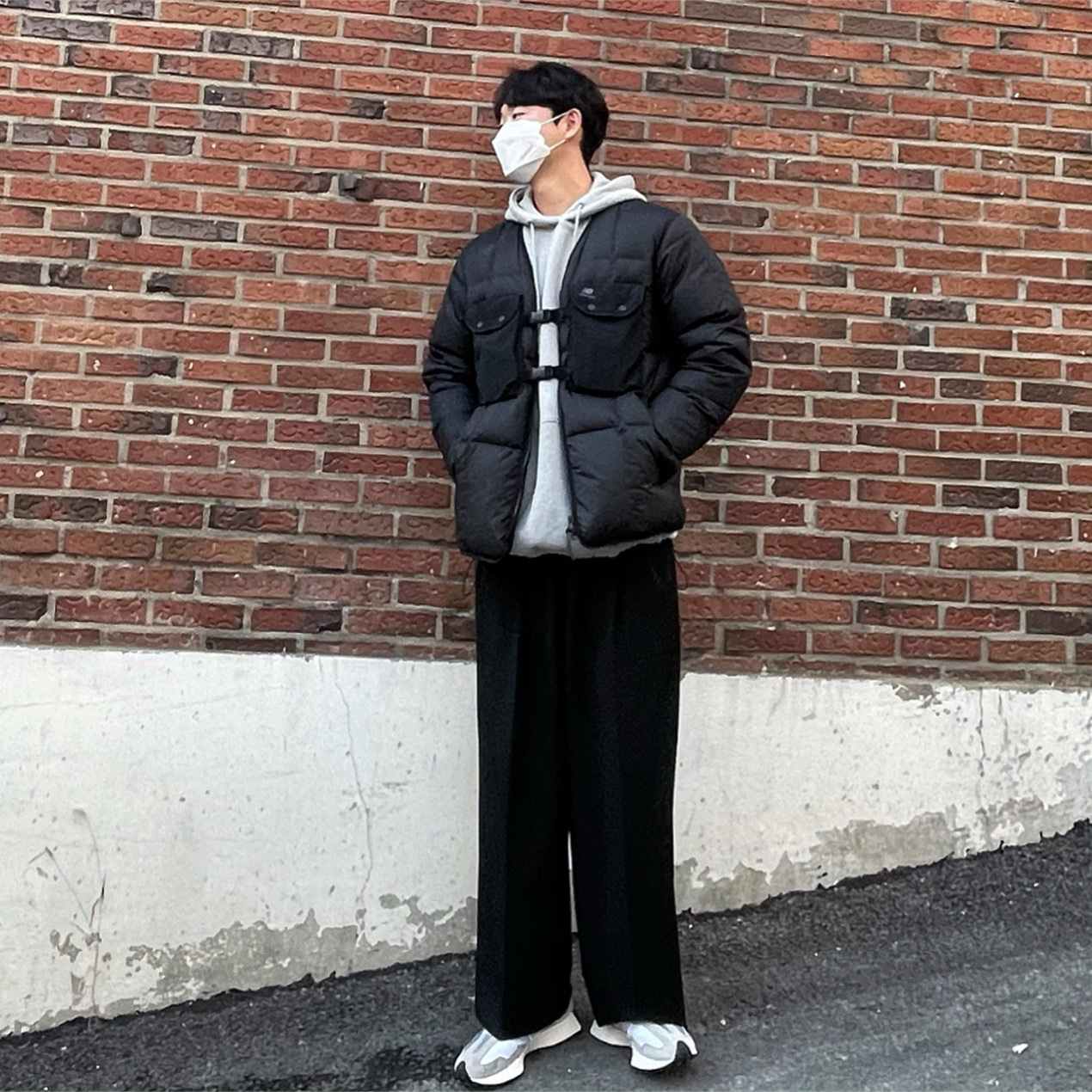 New Balance 327 Grey 착용 스타일