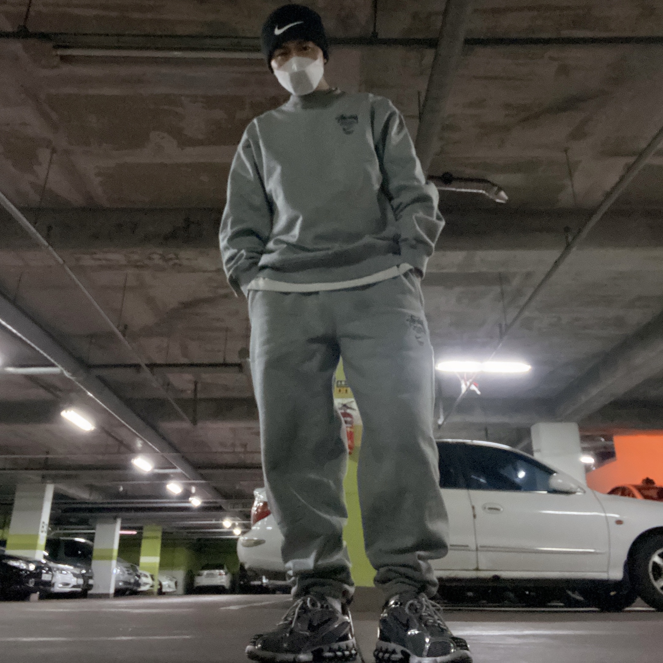 Nike x Stussy Air Zoom Spiridon Cage 2 Pure Platinum, Nike x Stussy NRG ZR Fleece Pants Heather Grey - US/EU 착용 스타일 - 1