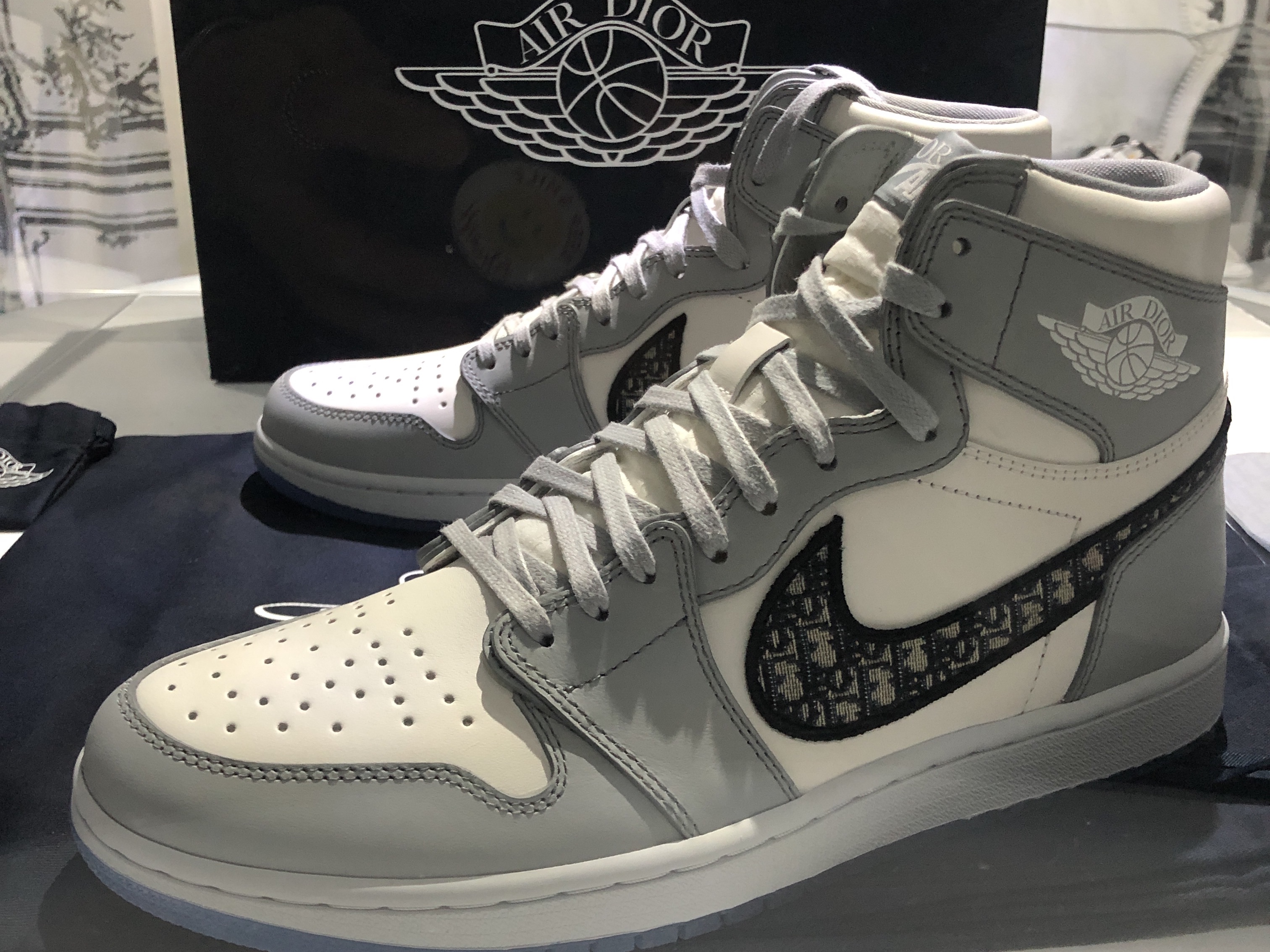 Jordan 1 x Dior High OG 착용 스타일