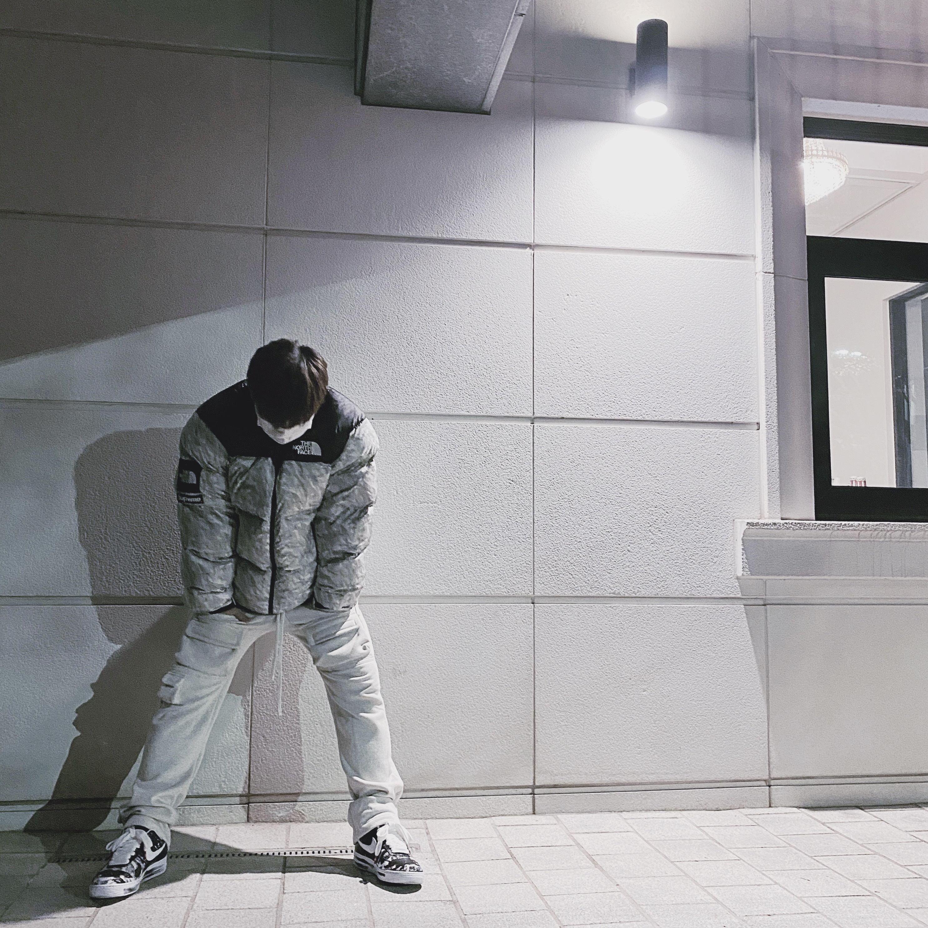 Nike x Peaceminusone Air Force 1 Low Para-Noise, Supreme x The North Face Paper Print Nuptse Jacket - 19FW 착용 스타일