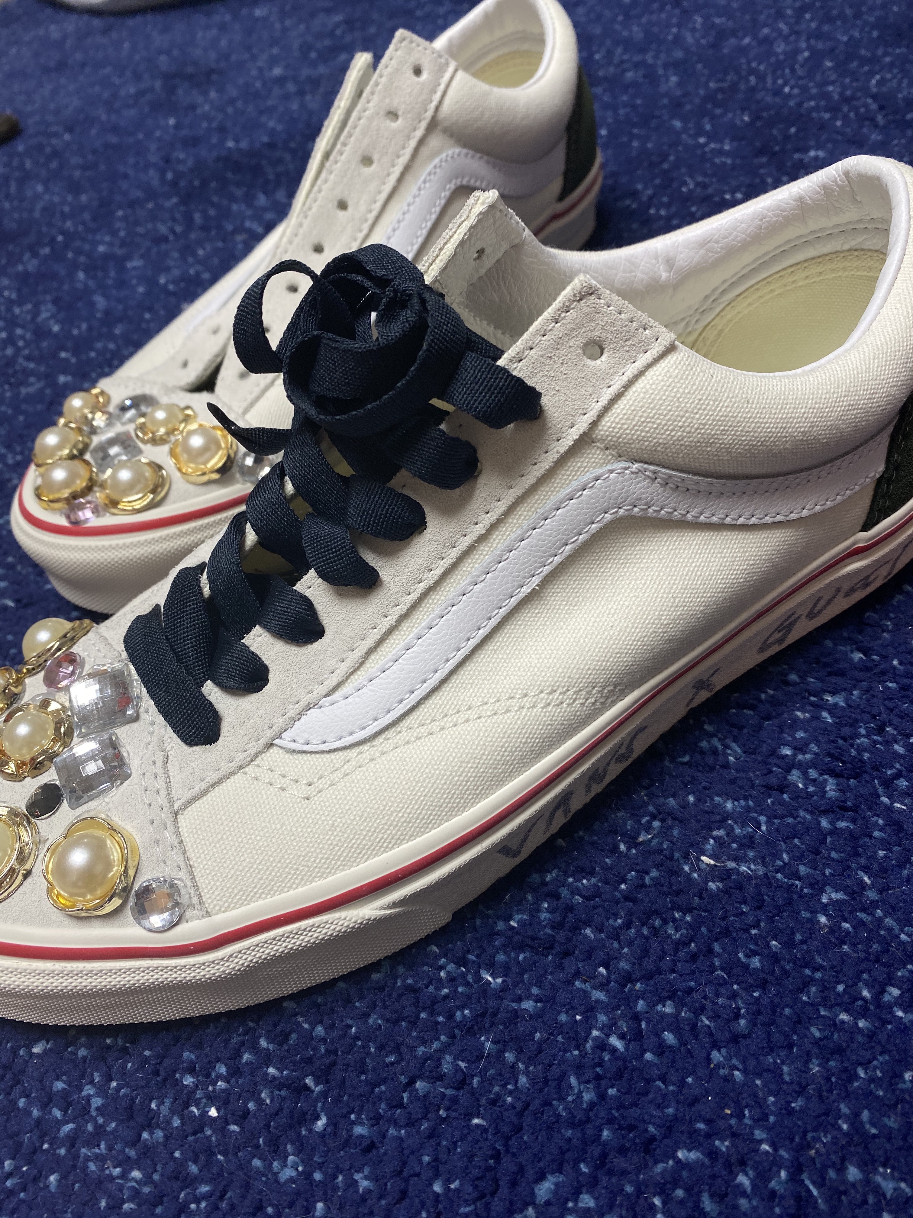 Vans Vault OG Old Skool LX Black, Gucci Ace Leather Sneakers White 착용 스타일 - 1