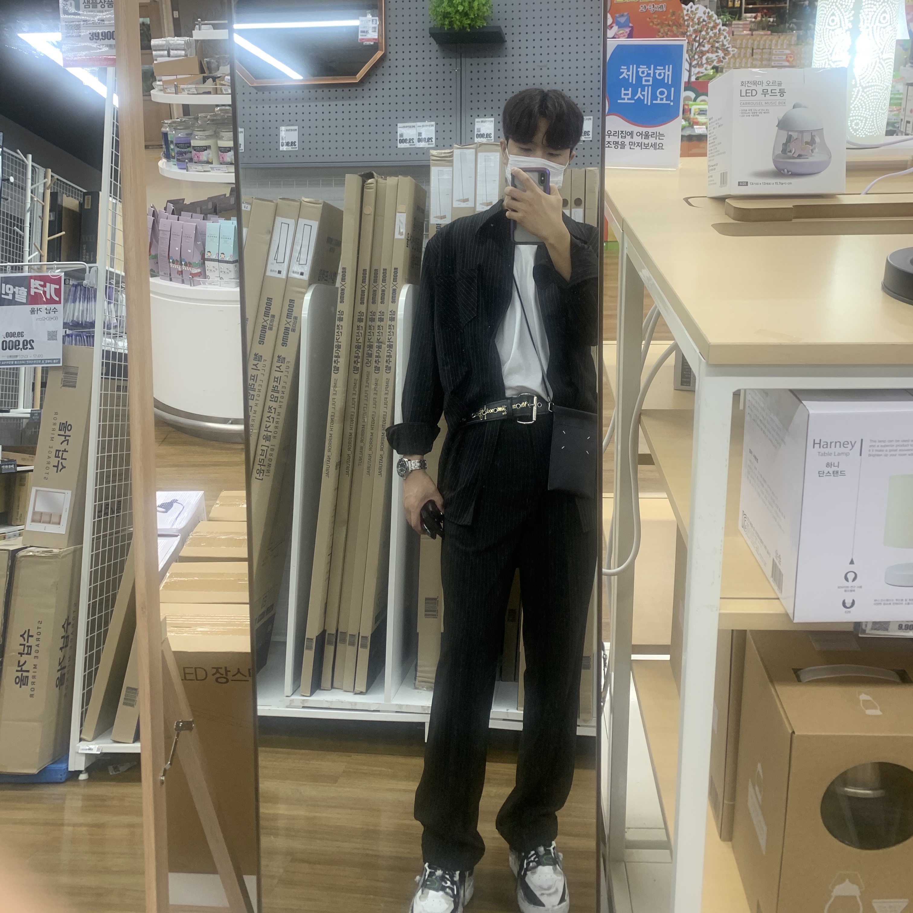 Maison Margiela Fusion Low Top Sneakers Black White Red 착용 스타일