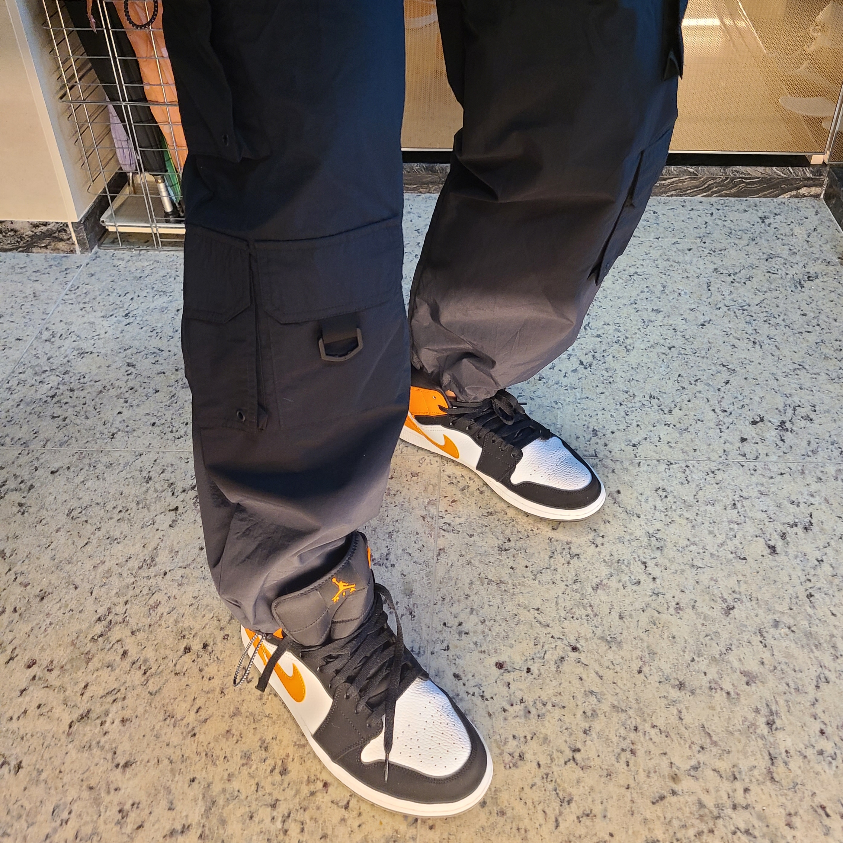 Jordan 1 Mid Shattered Backboard 착용 스타일