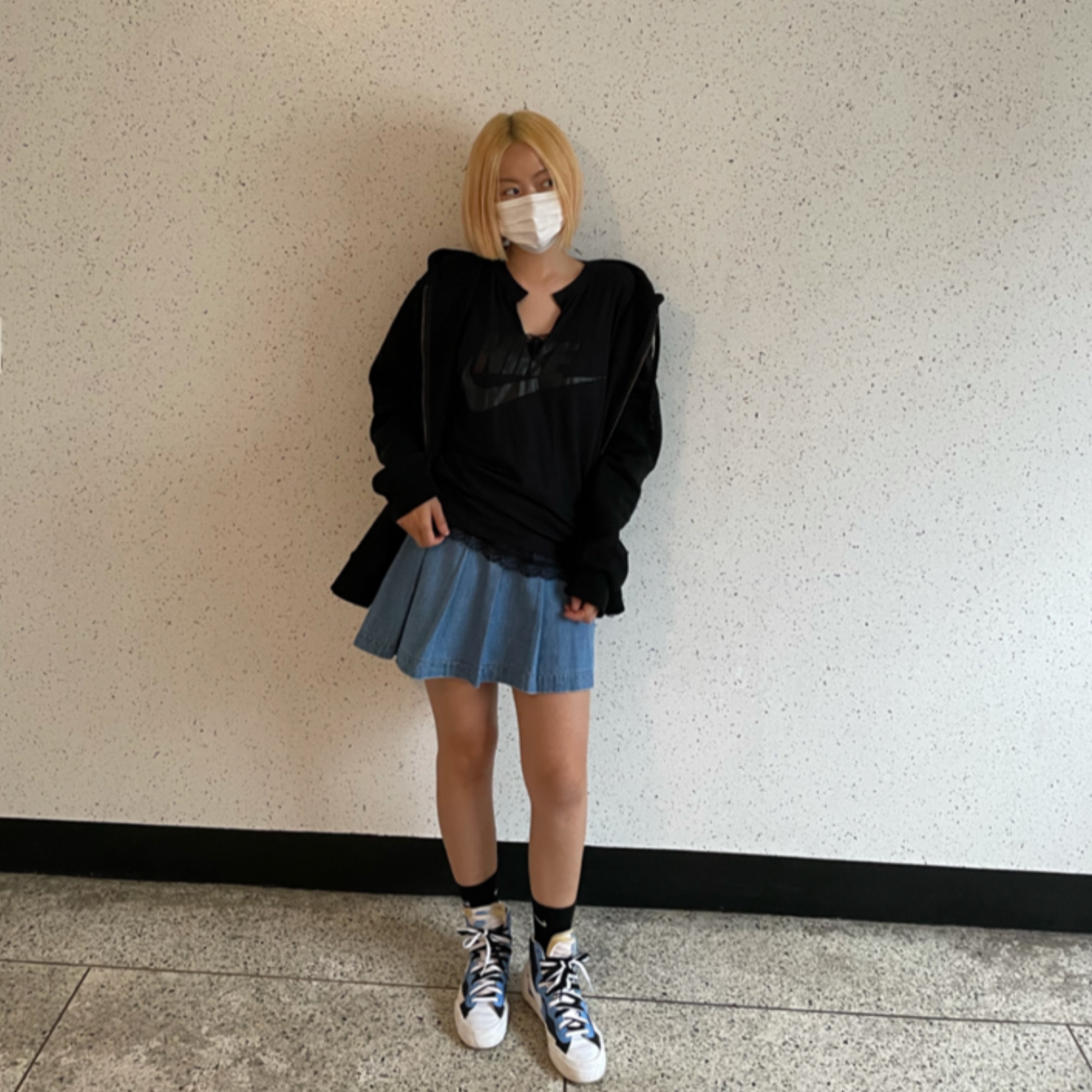Nike x Sacai Blazer Mid White Black Legend Blue 착용 스타일
