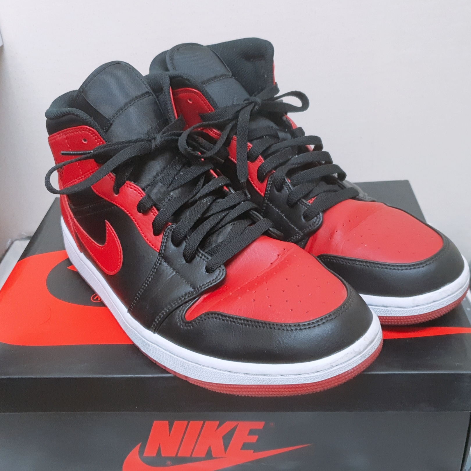 Jordan 1 Mid Bred Banned 2020 착용 스타일
