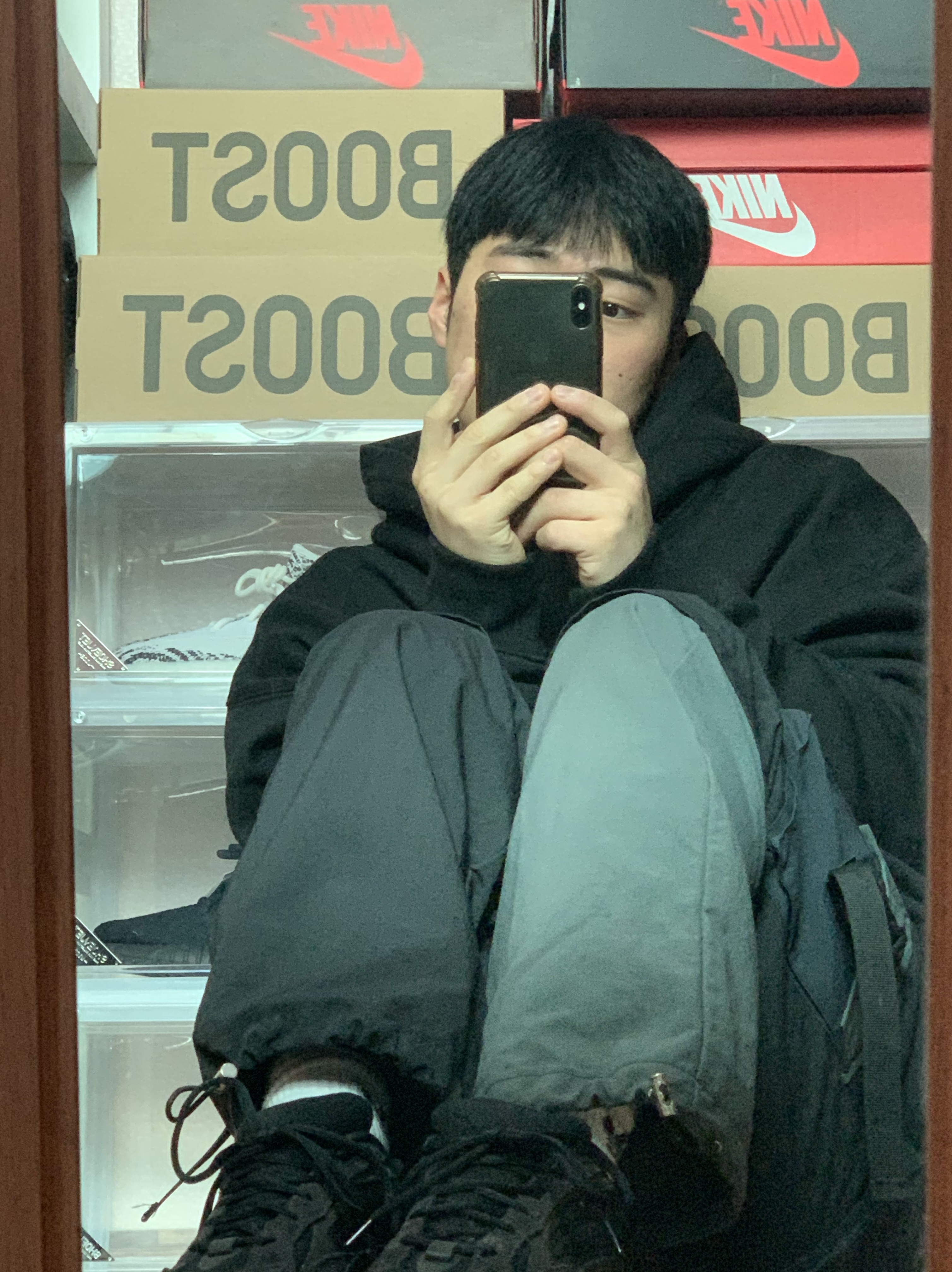 Adidas Yeezy Boost 700 V2 Vanta 2019 착용 스타일