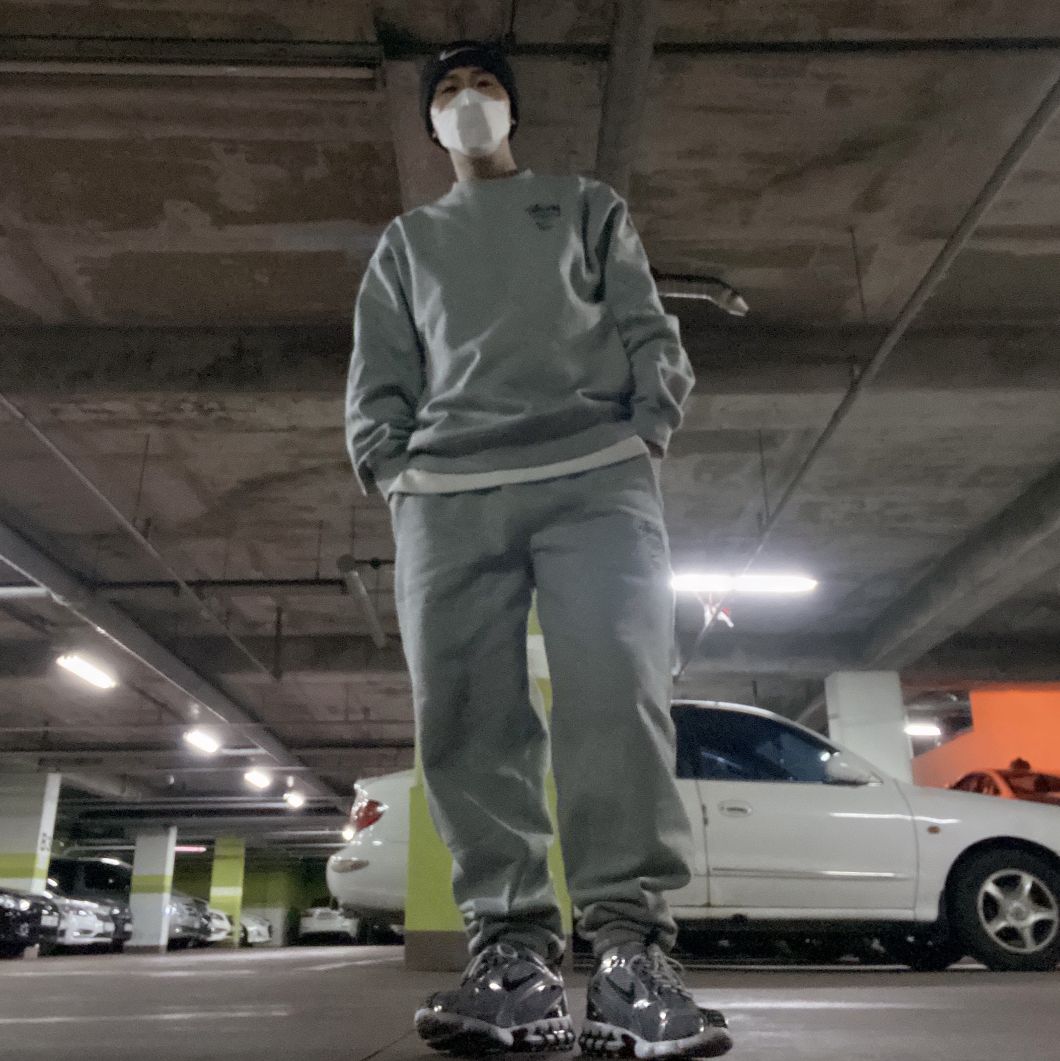 Nike x Stussy Air Zoom Spiridon Cage 2 Pure Platinum, Nike x Stussy NRG ZR Fleece Pants Heather Grey - US/EU 착용 스타일 - 2