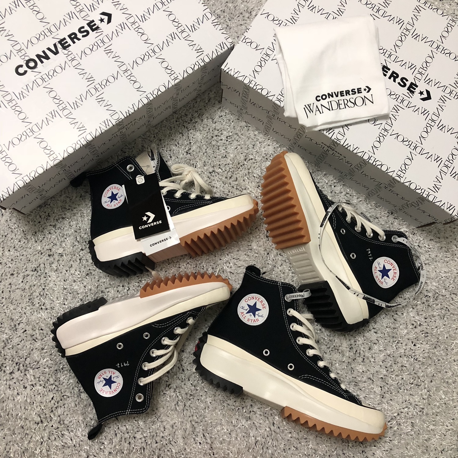 Converse x JW Anderson Run Star Hike Hi Black 착용 스타일