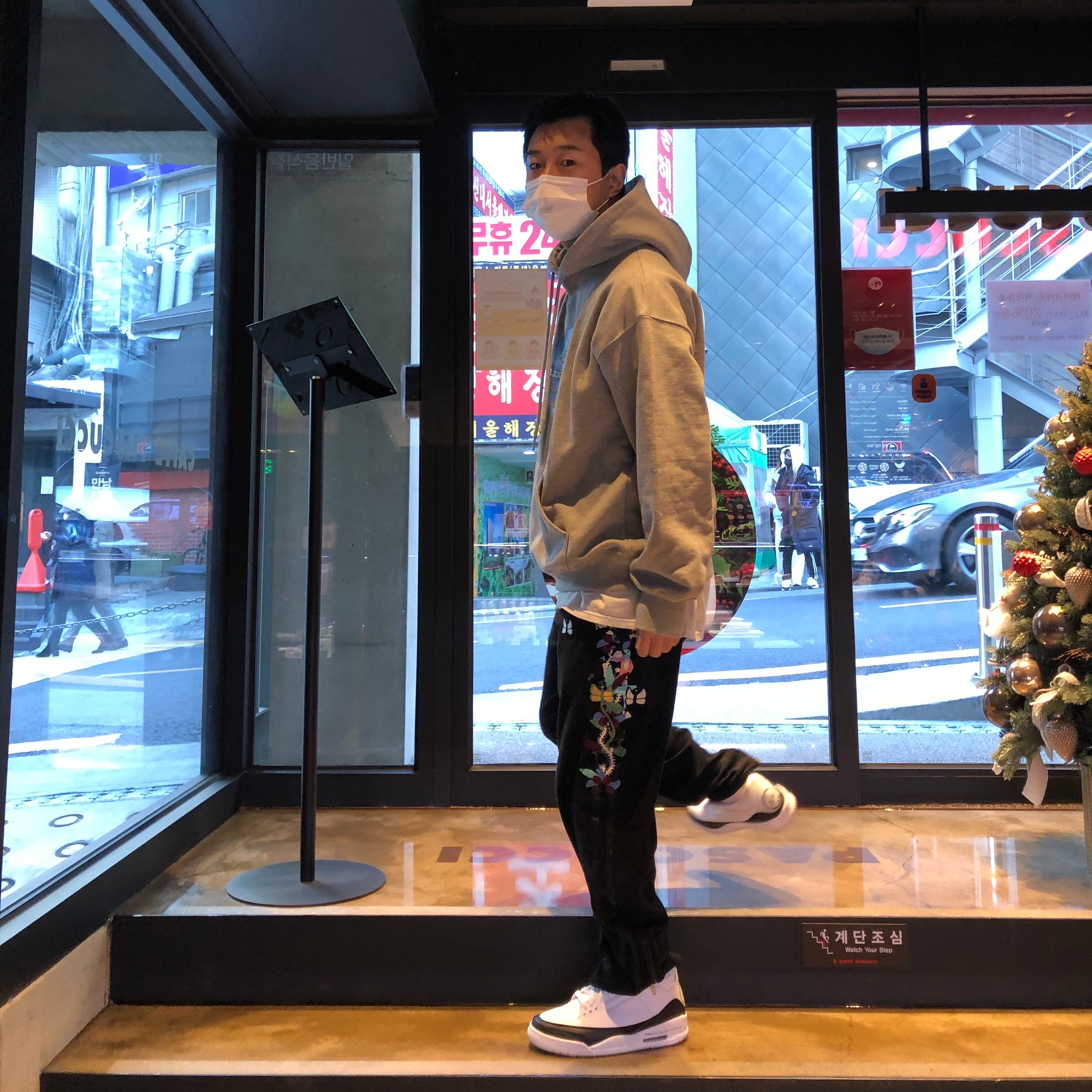 Jordan 3 x Fragment Retro SP White Black 착용 스타일