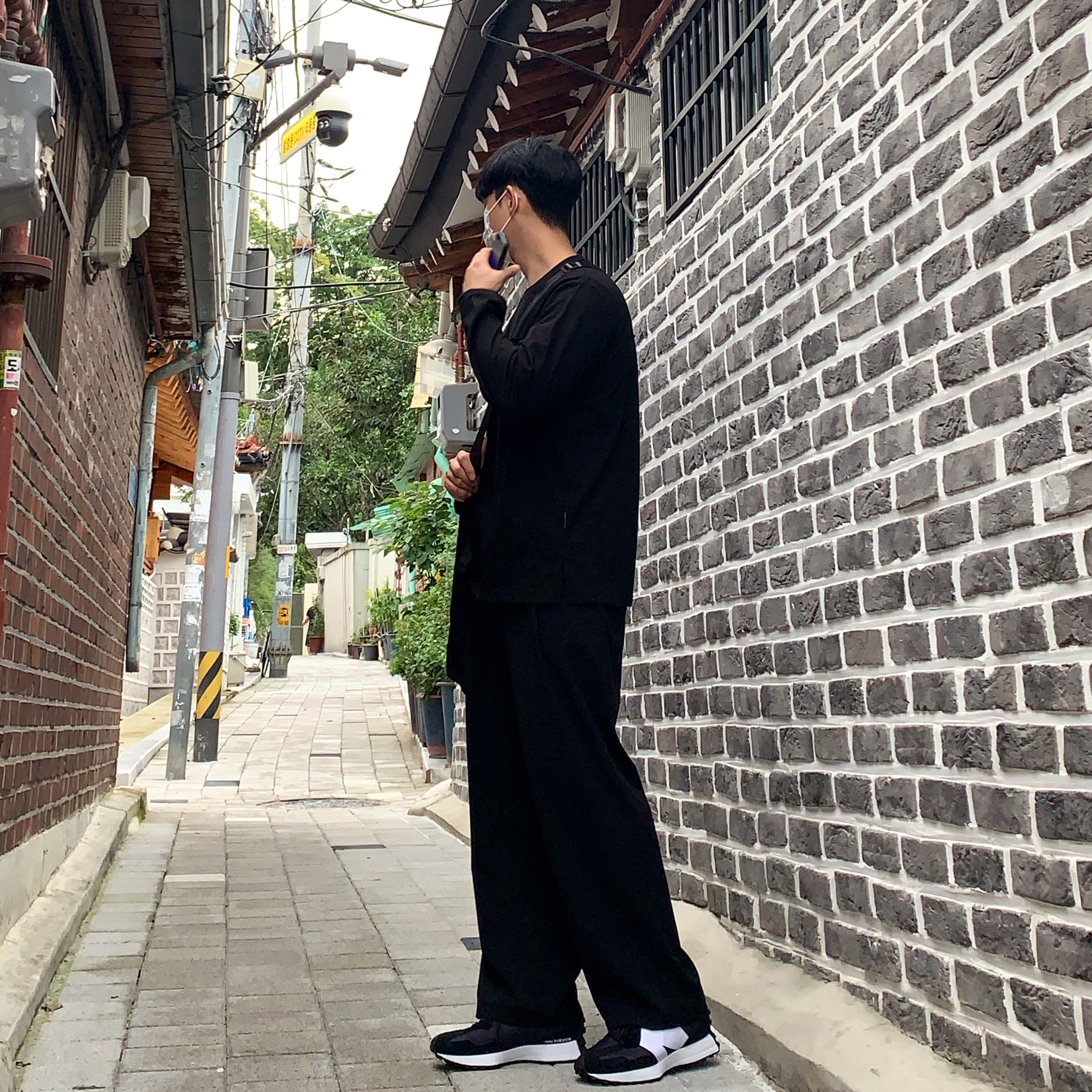 New Balance 327 Black 착용 스타일