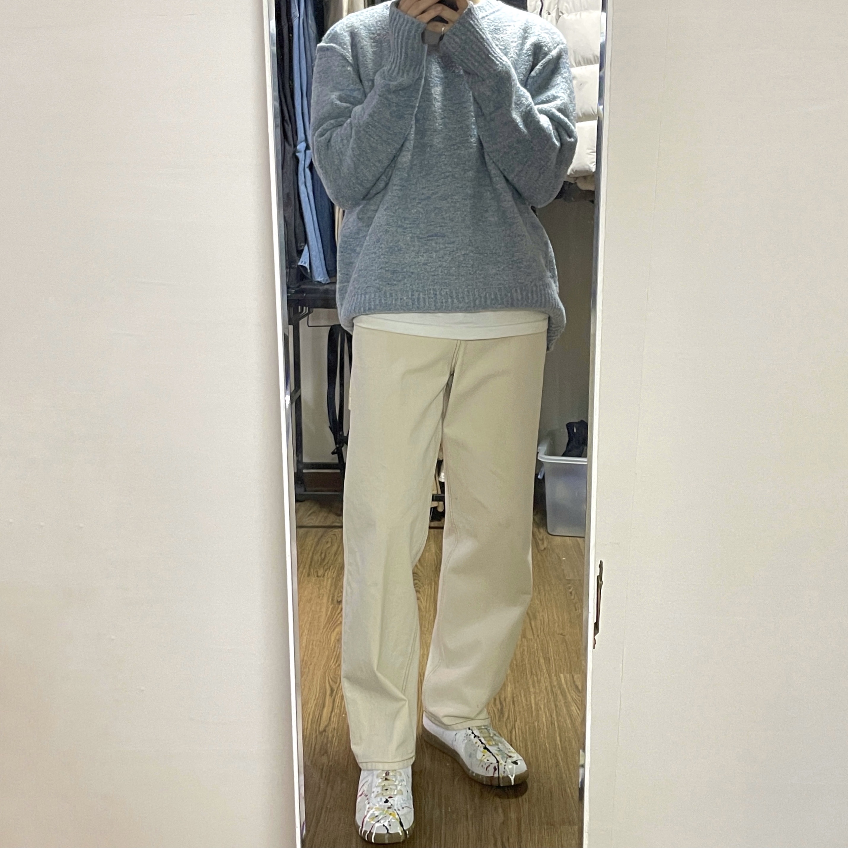 Maison Margiela Replica Paint Drop Sneakers 착용 스타일