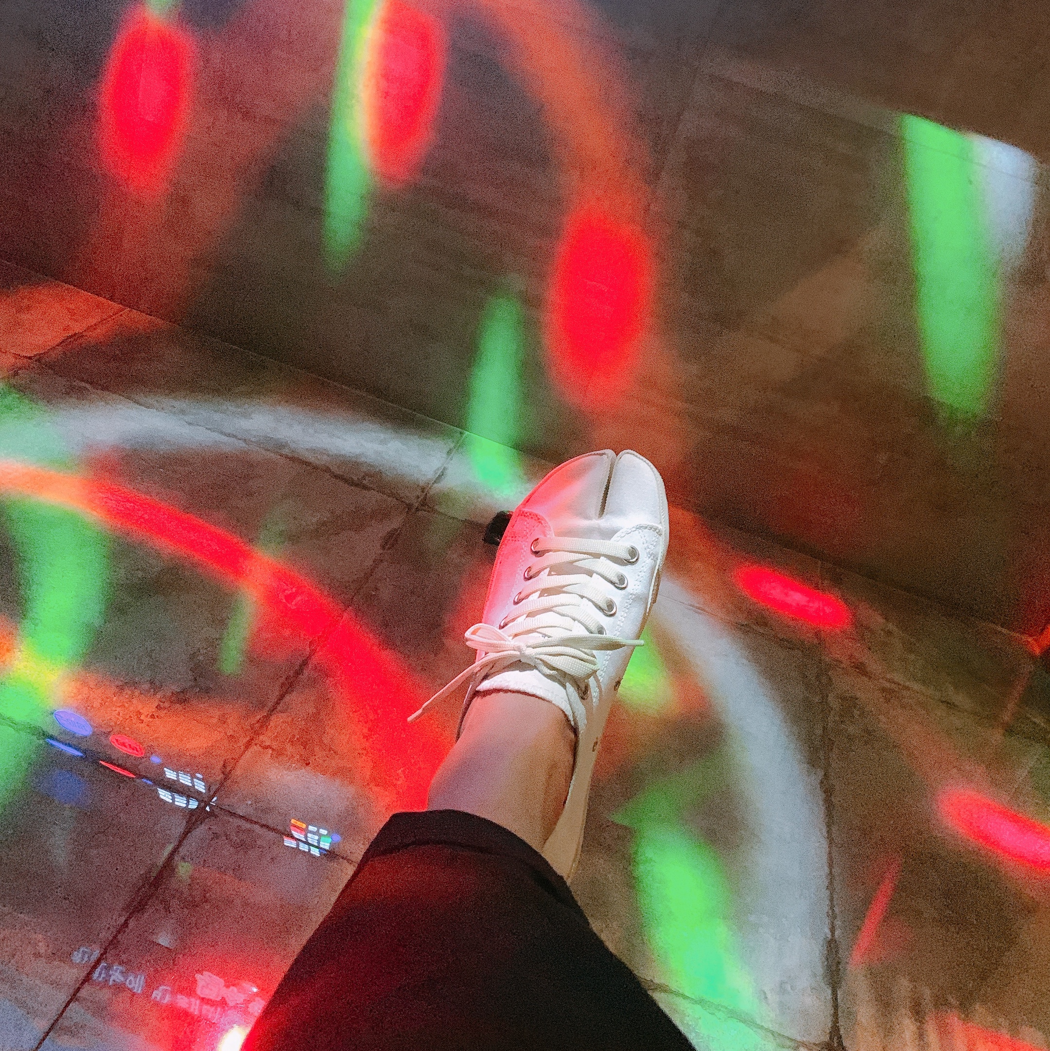 Maison Margiela Tabi Low White 착용 스타일