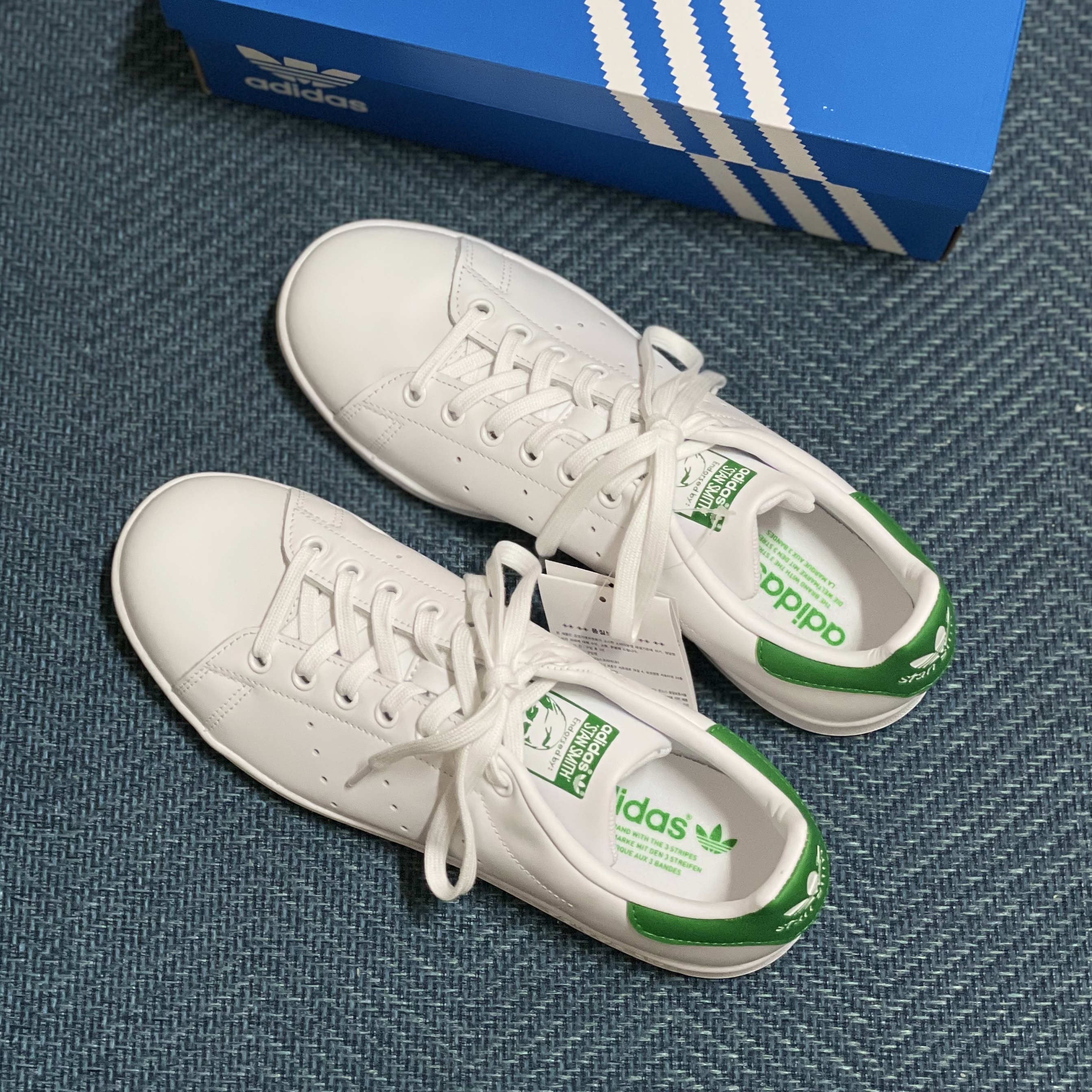 Adidas Stan Smith White Green OG 착용 스타일