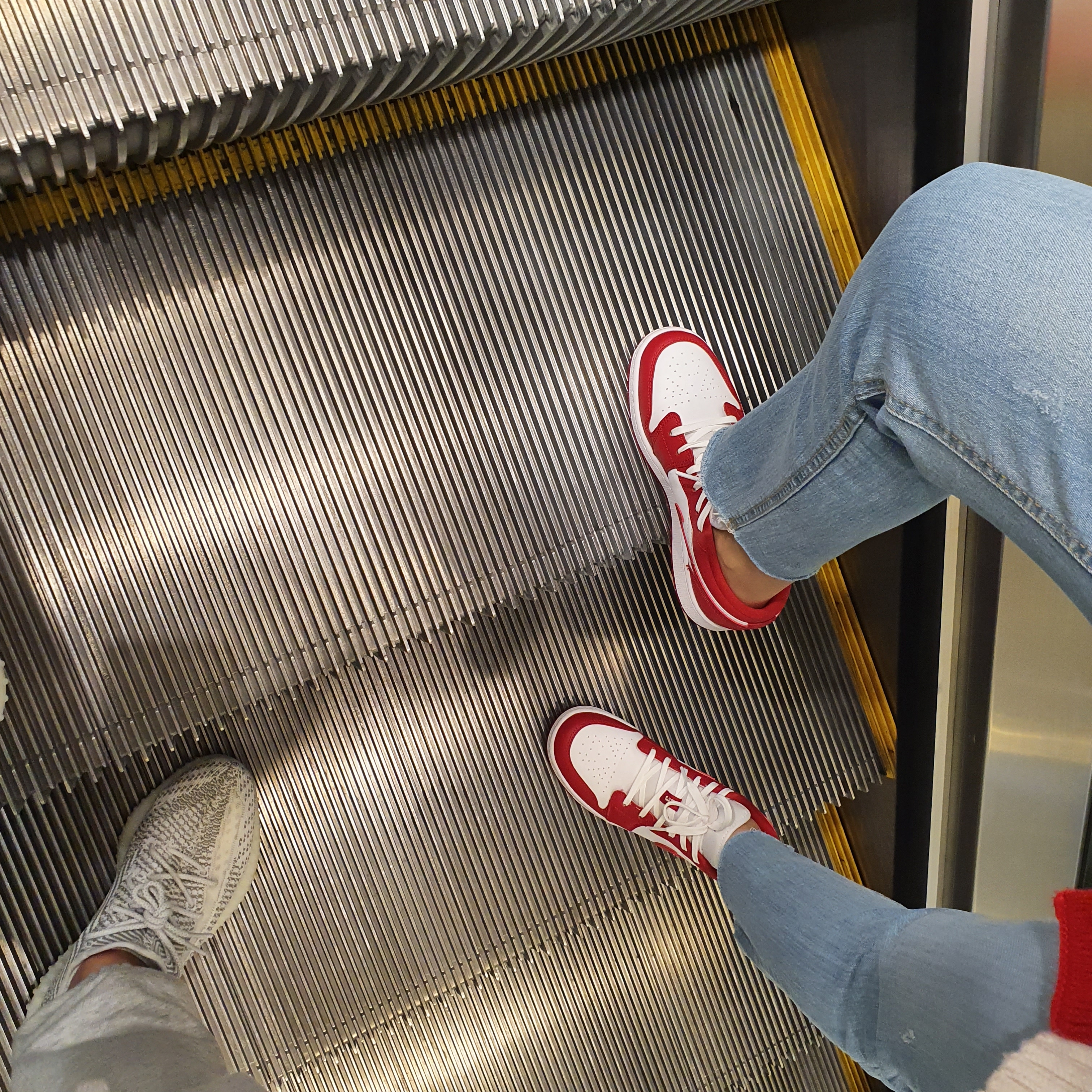 (GS) Jordan 1 Low Gym Red White 착용 스타일