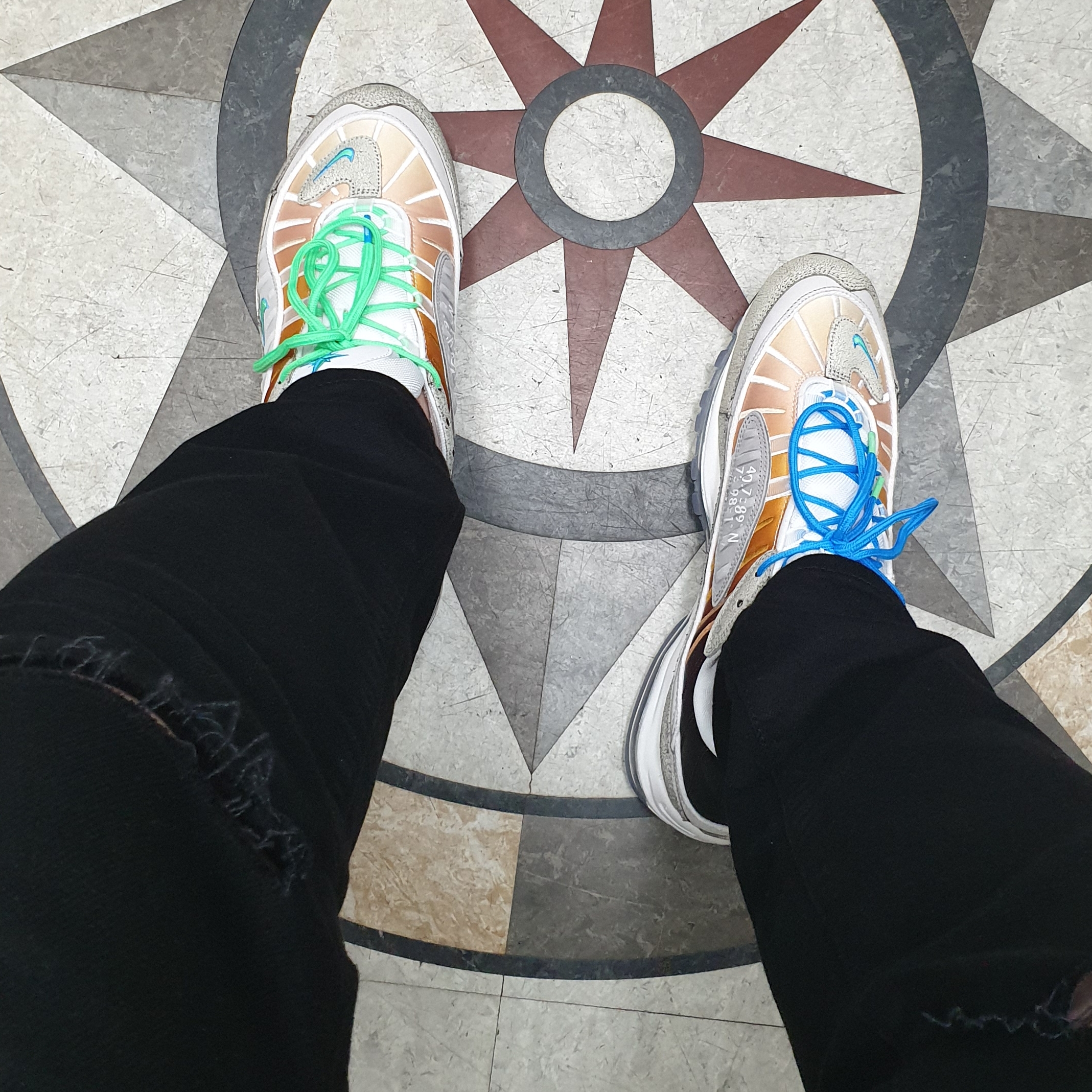 Nike Air Max 98 La Mezcla 착용 스타일