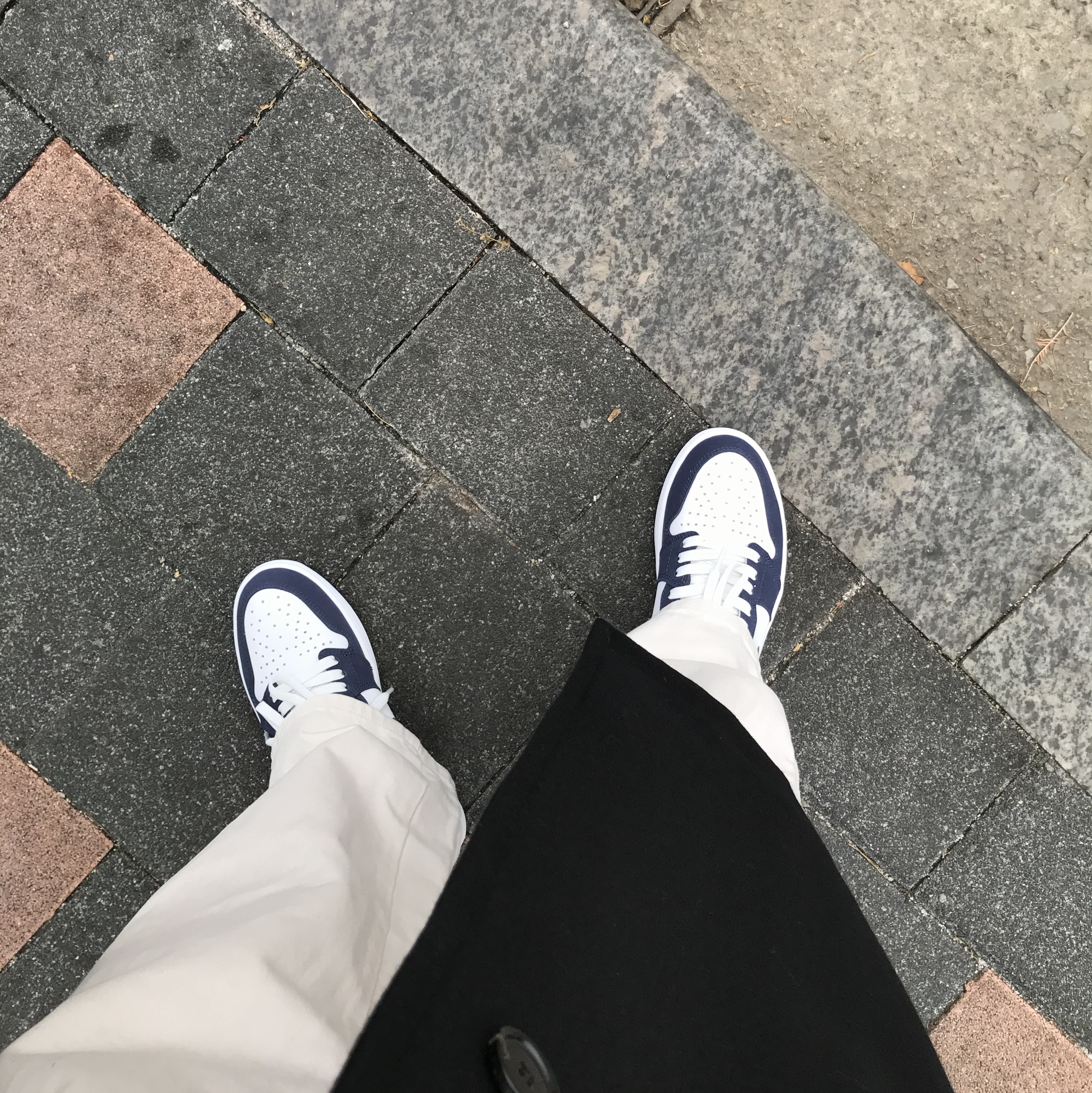 Jordan 1 Retro High OG CO.JP Midnight Navy 착용 스타일