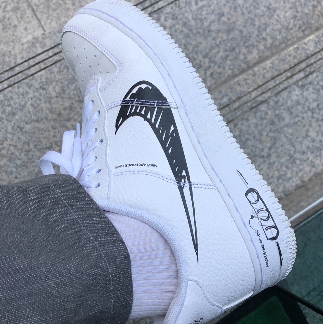 Nike Air Force 1 Low Sketch White Black 착용 스타일 - 1