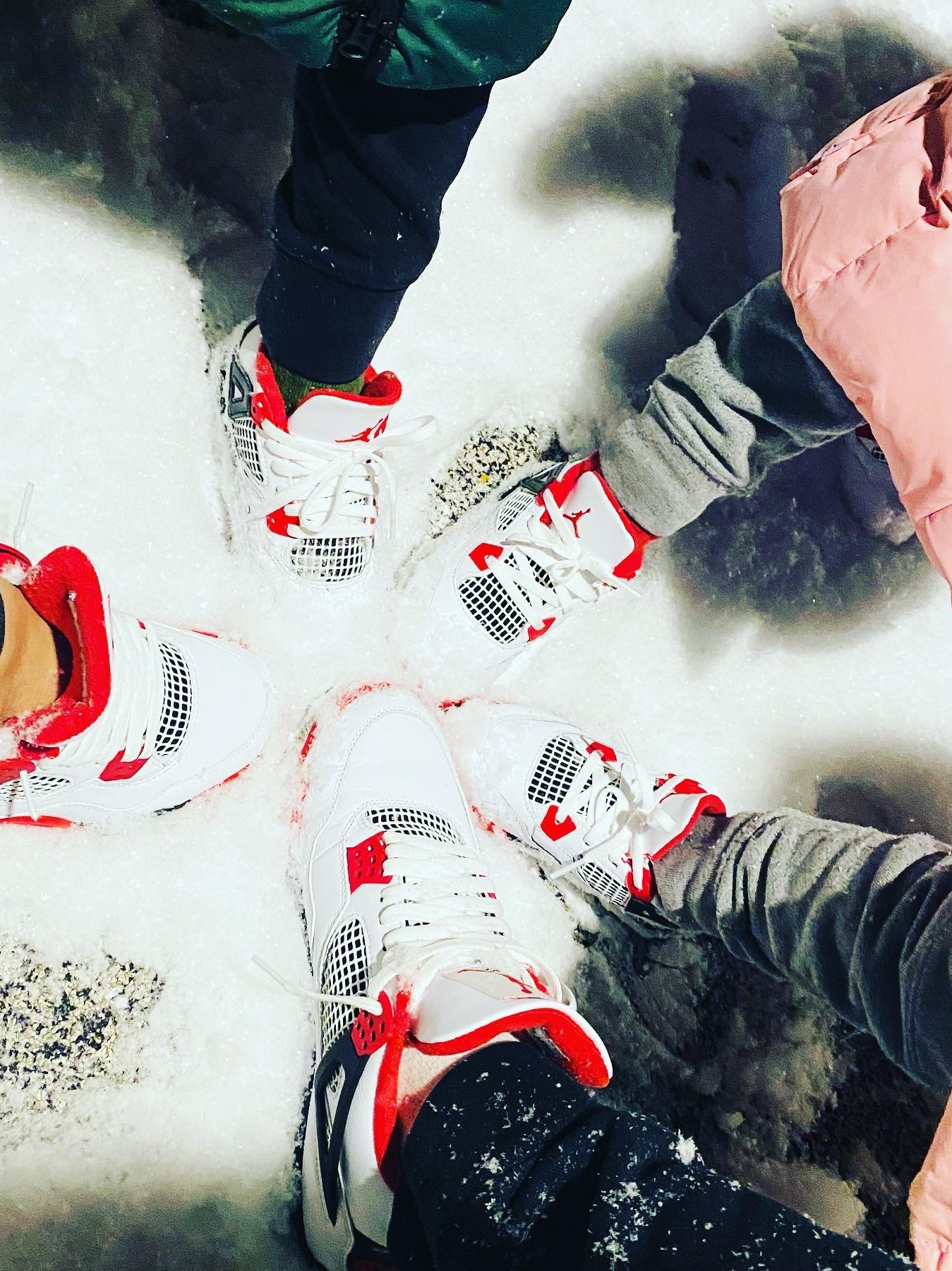 Jordan 4 Retro OG Fire Red 2020 착용 스타일 - 1