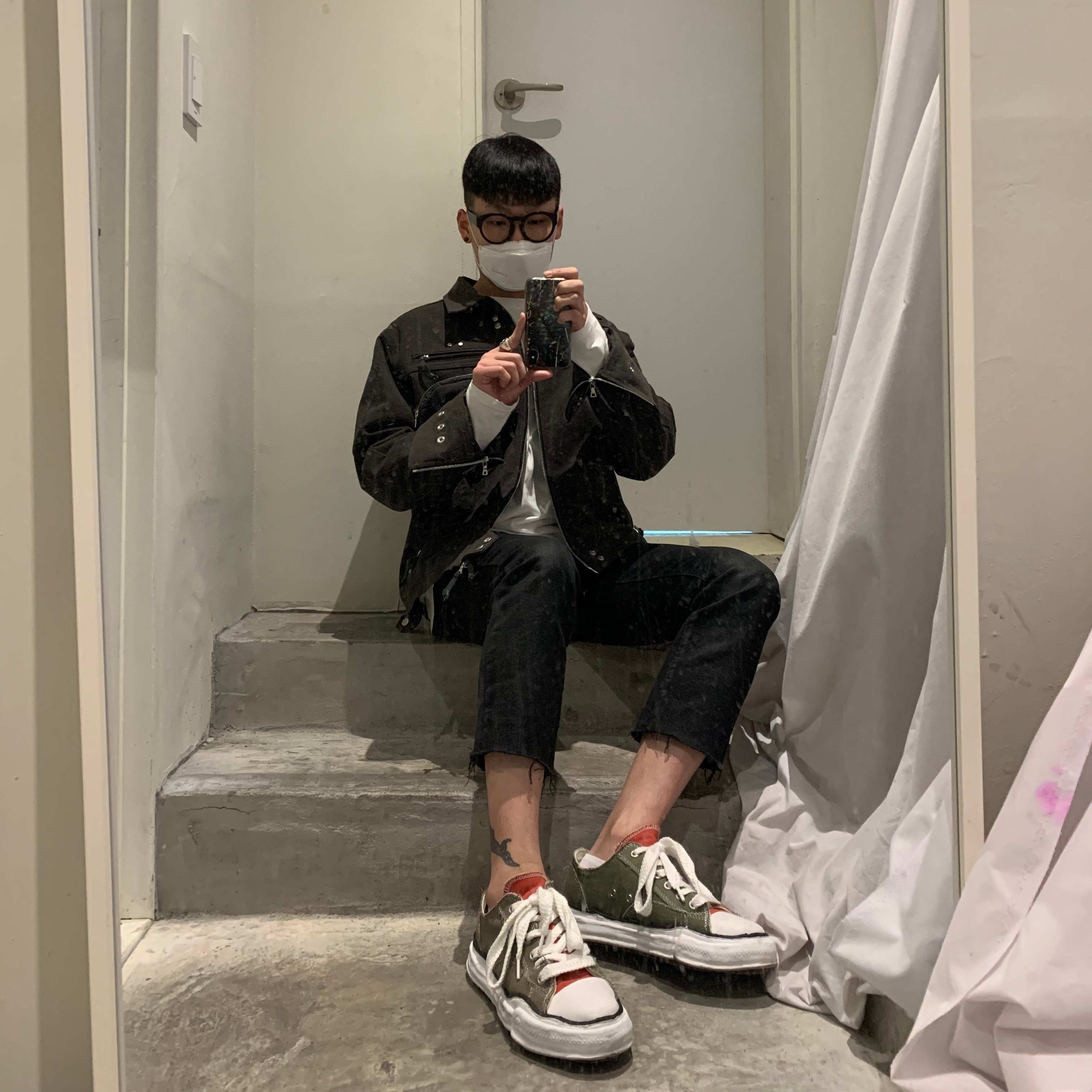 Maison Mihara Yasuhiro x Nigel Cabourn Low Cut Sneakers Army Green 착용 스타일