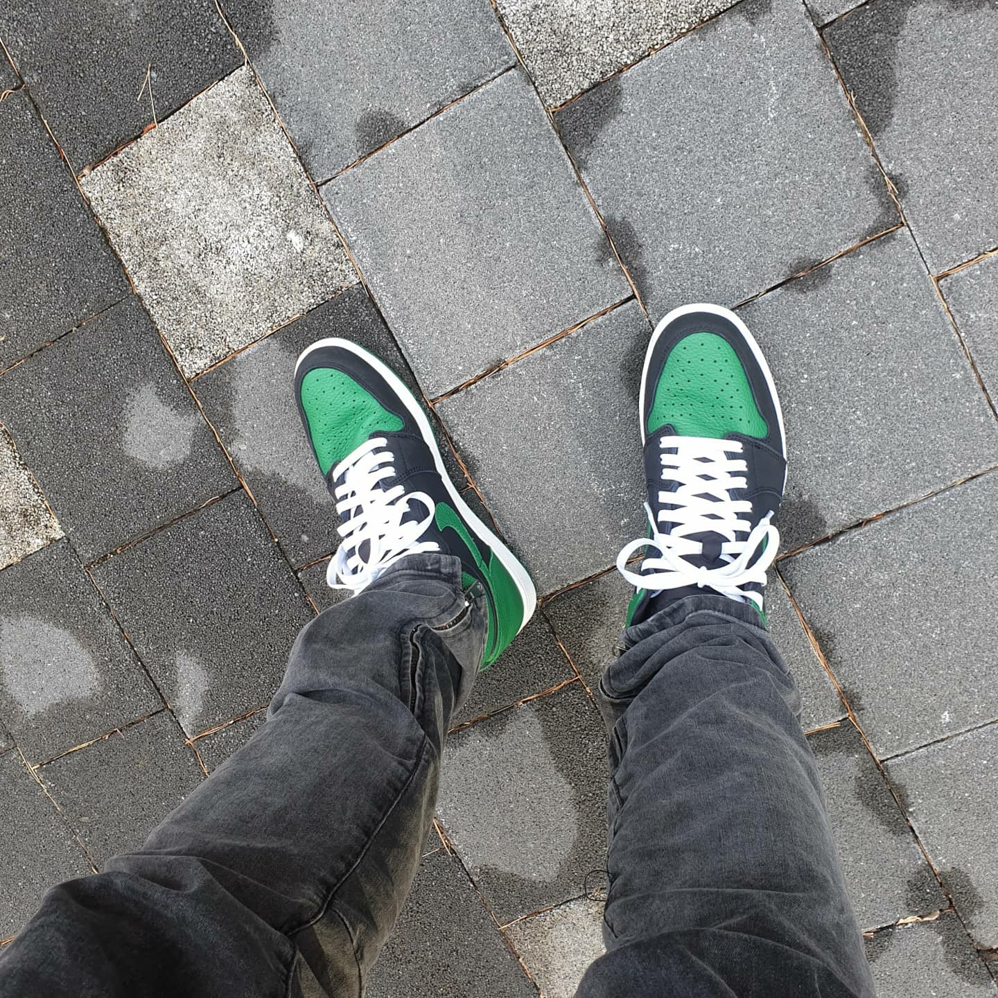 Jordan 1 Retro High OG Pine Green Black 착용 스타일 - 2