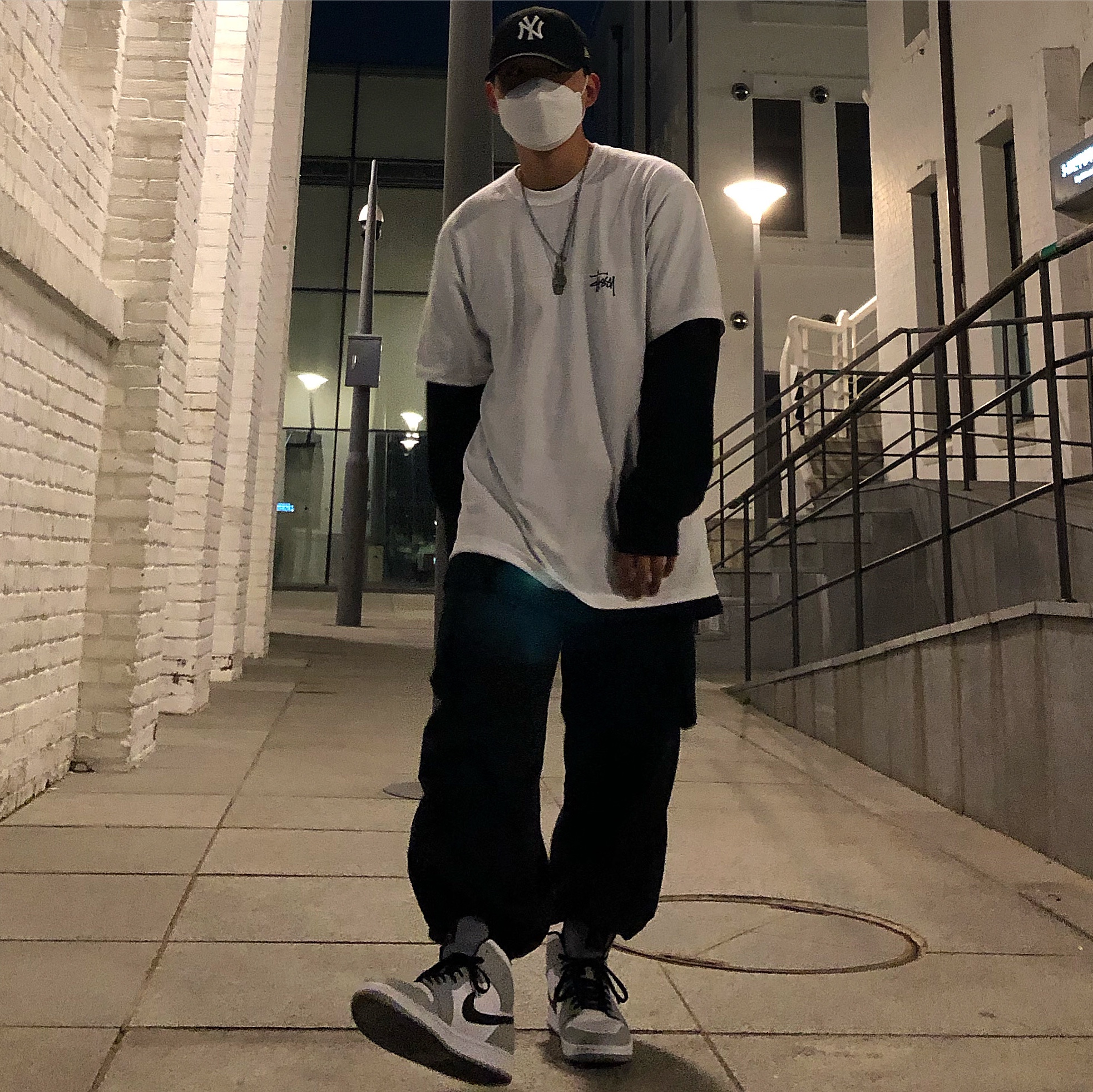 Jordan 1 Mid Light Smoke Grey 착용 스타일