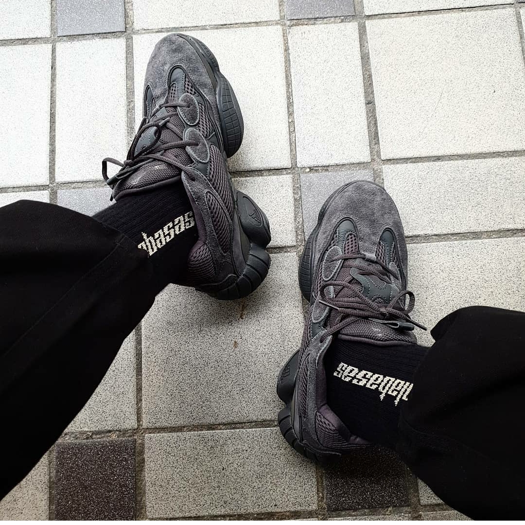 Adidas Yeezy 500 Utility Black 2018/2020 착용 스타일