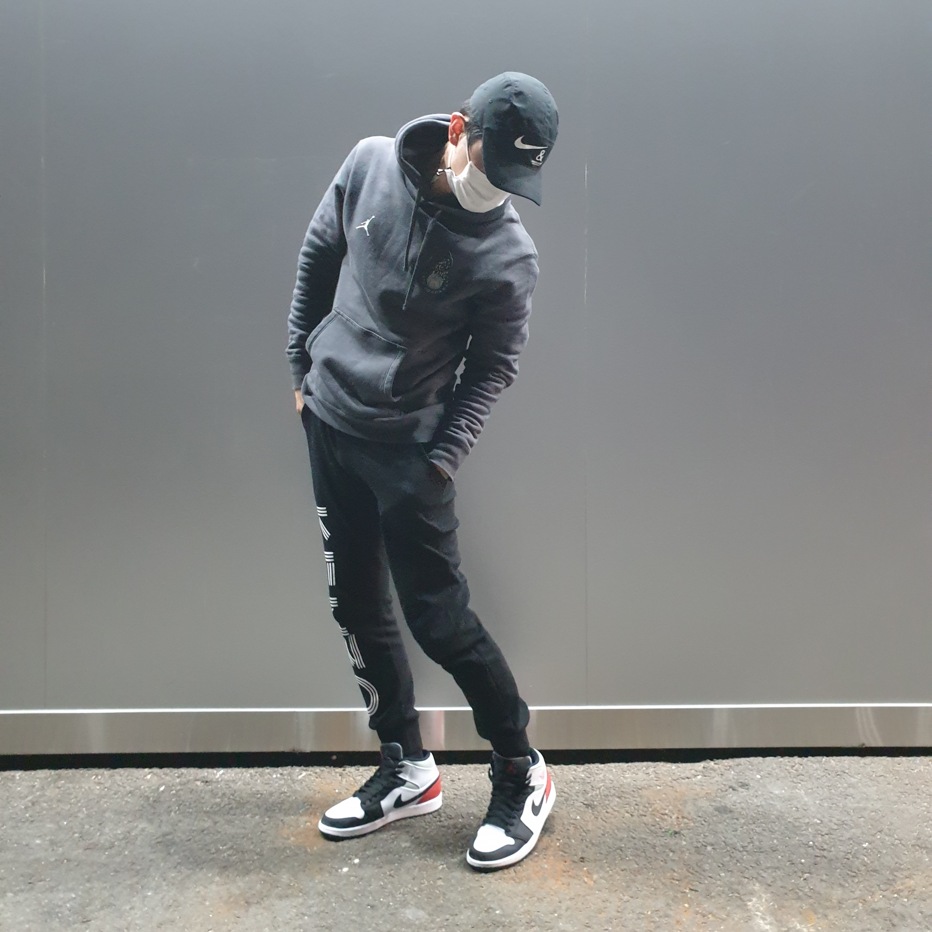 Jordan 1 Mid SE Track Red 착용 스타일
